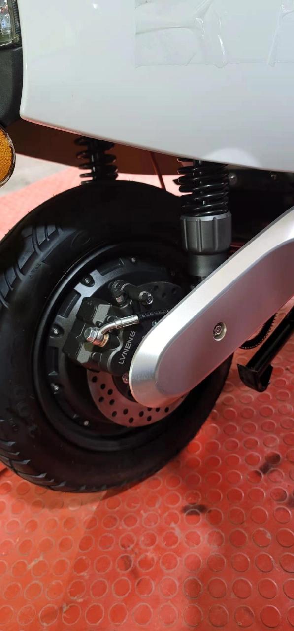 绿能自主新款中型最成功一款,n5mini到货,48/60/20,前后双碟,前置対置