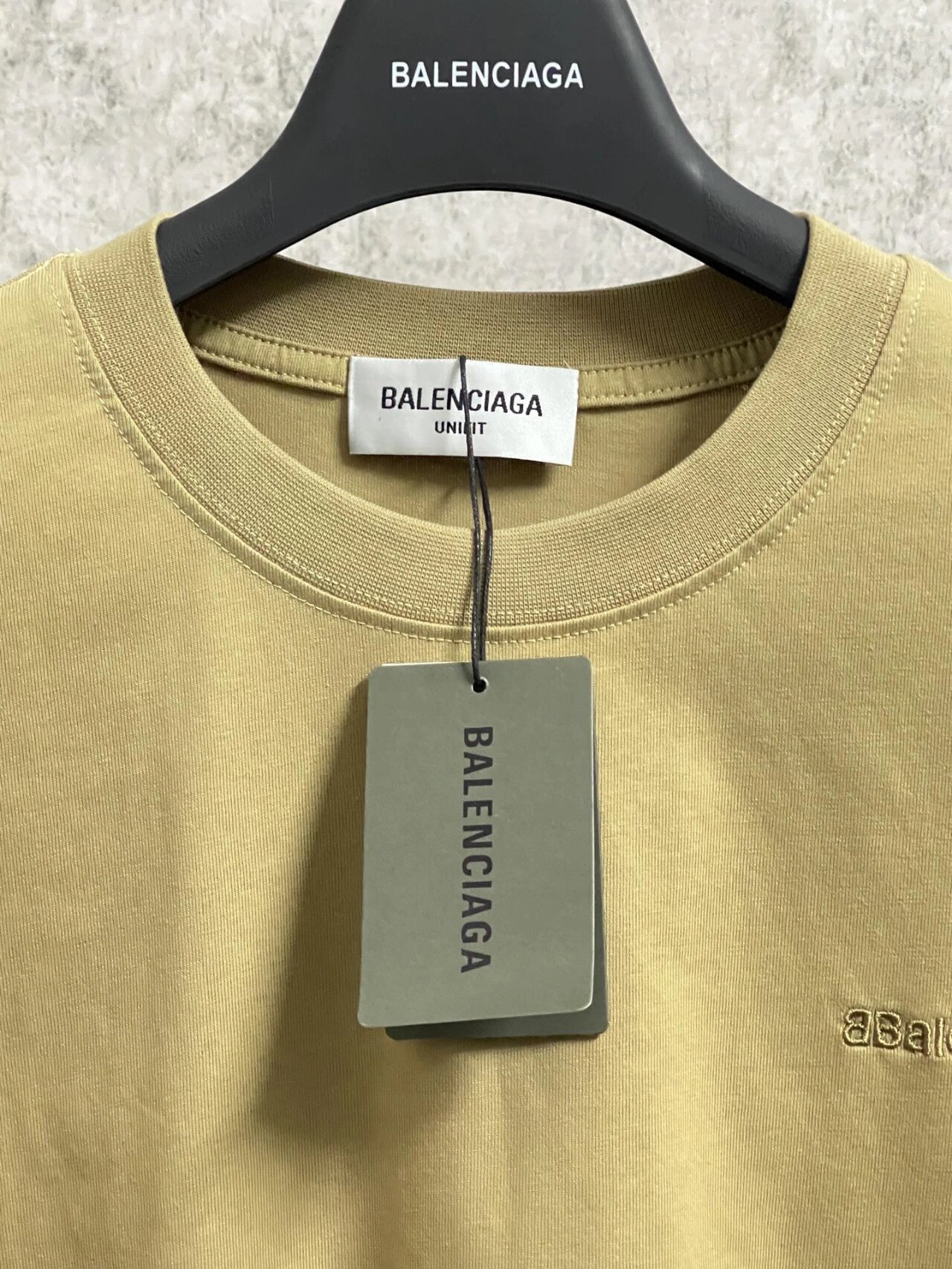 balenciaga巴黎世家 经典字母bb小英文logo刺绣短袖t恤 面料采用巴黎