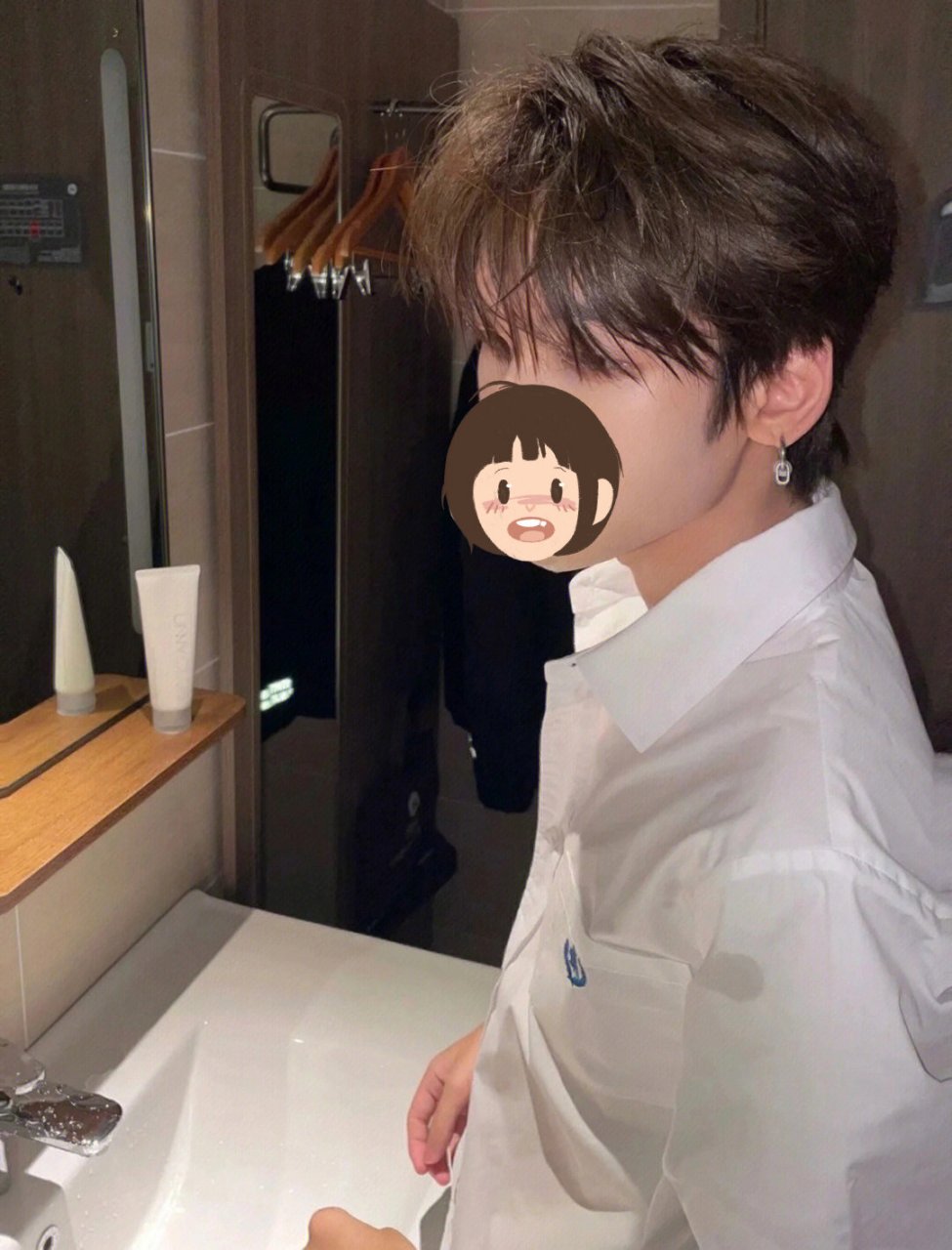 男生质感显白发色 摩卡棕咖色 不挑肤色,适合所有人,染完原地显白两个