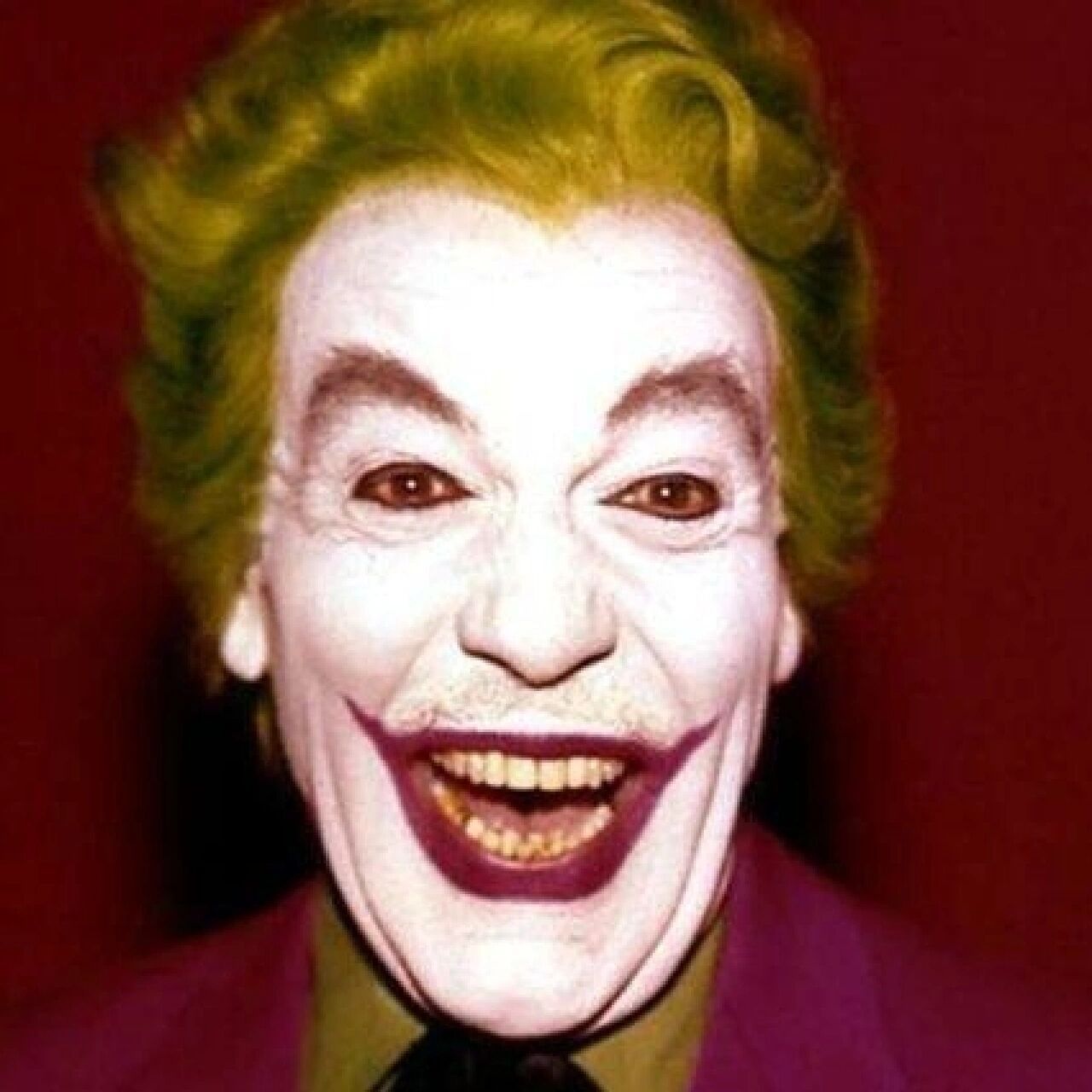 一代小丑凯撒罗梅罗,二代小丑杰克尼克森,三代小丑希斯莱杰,四代小丑