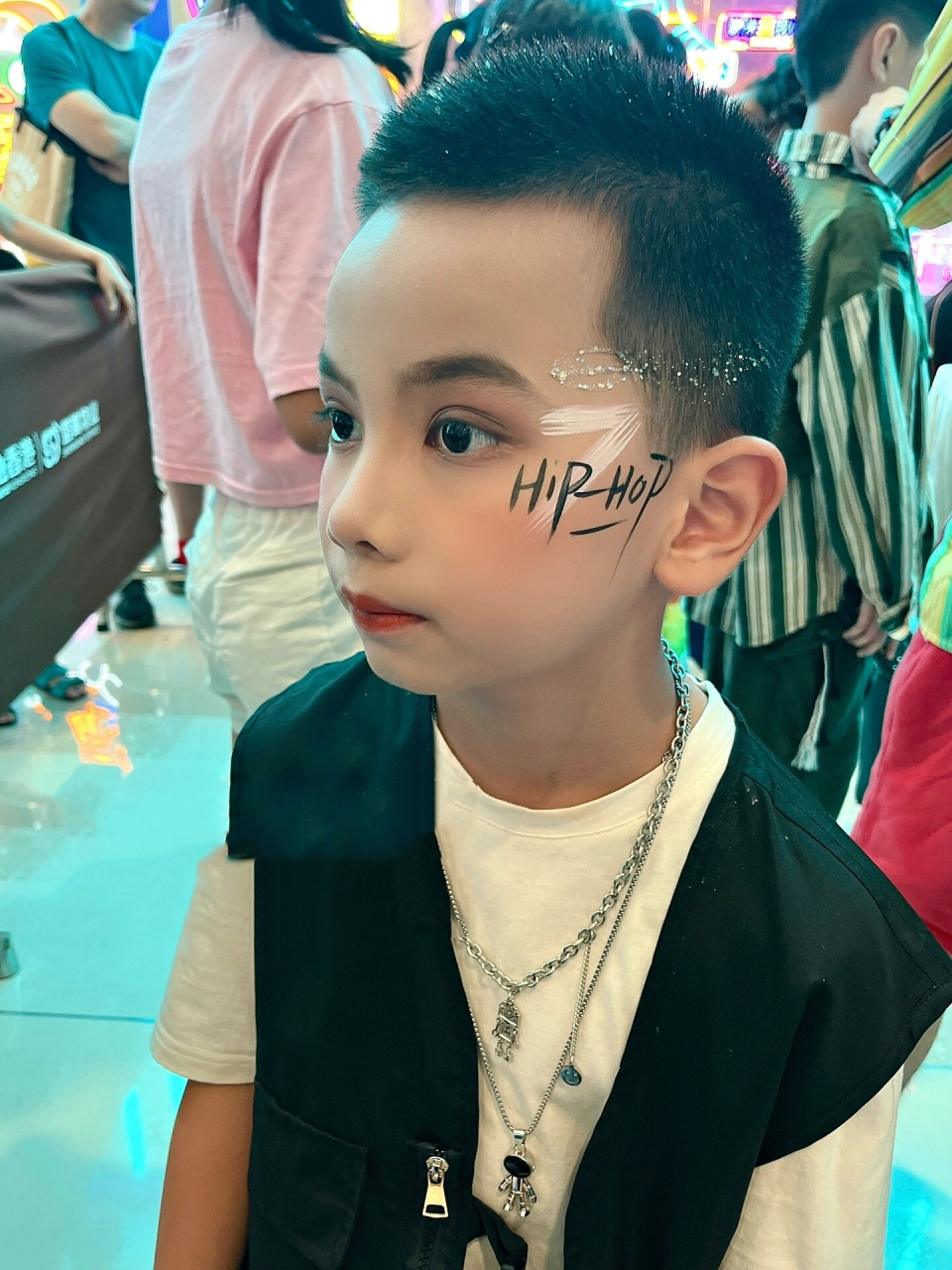 男生街舞妆容分享 #南宁化妆师# #南宁约妆# #儿童舞台妆# #妆容废眄