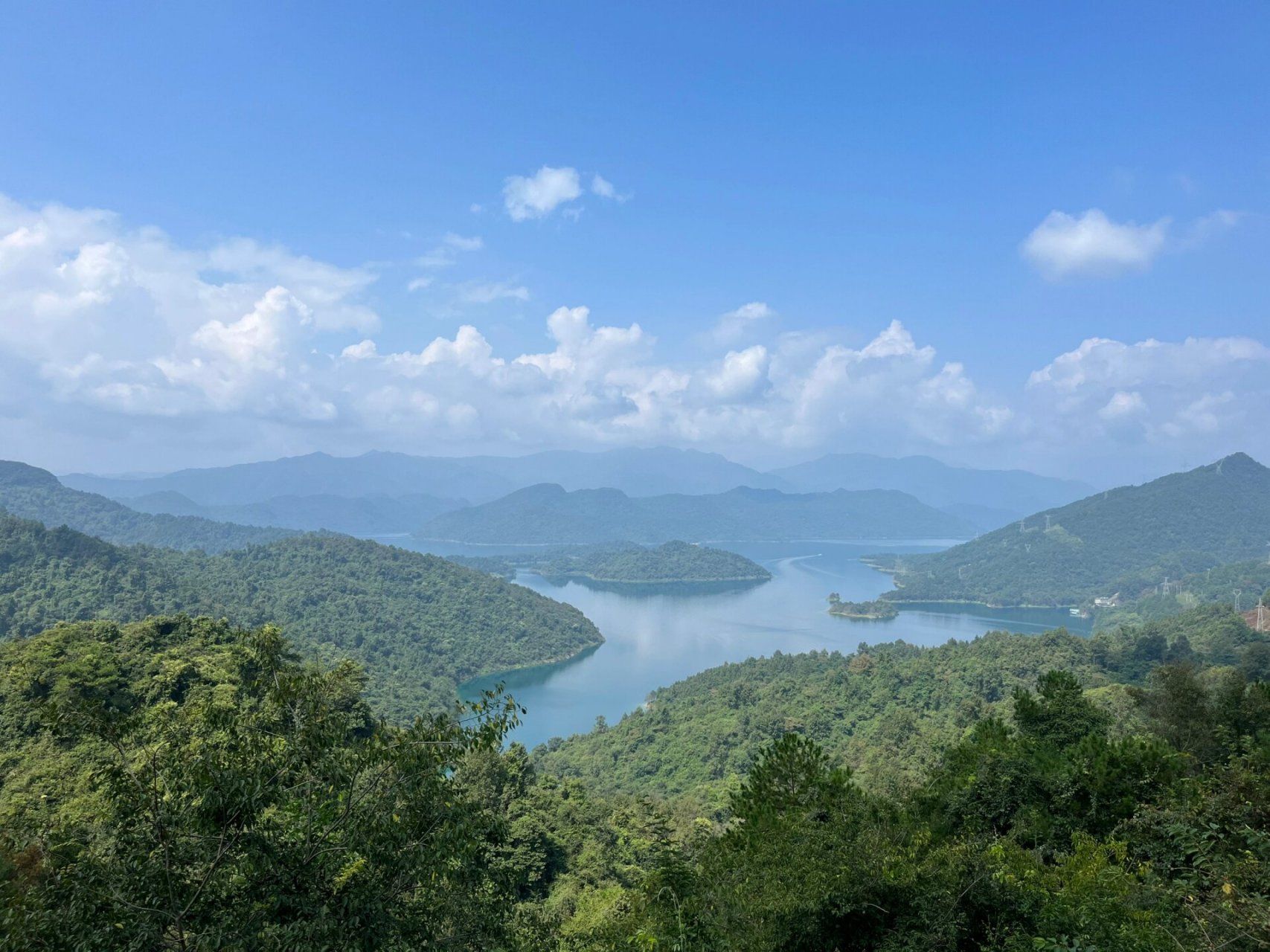 漫游南水湖国家湿地公园 # 南水湖一带,有人是来徒步的,走一次西京