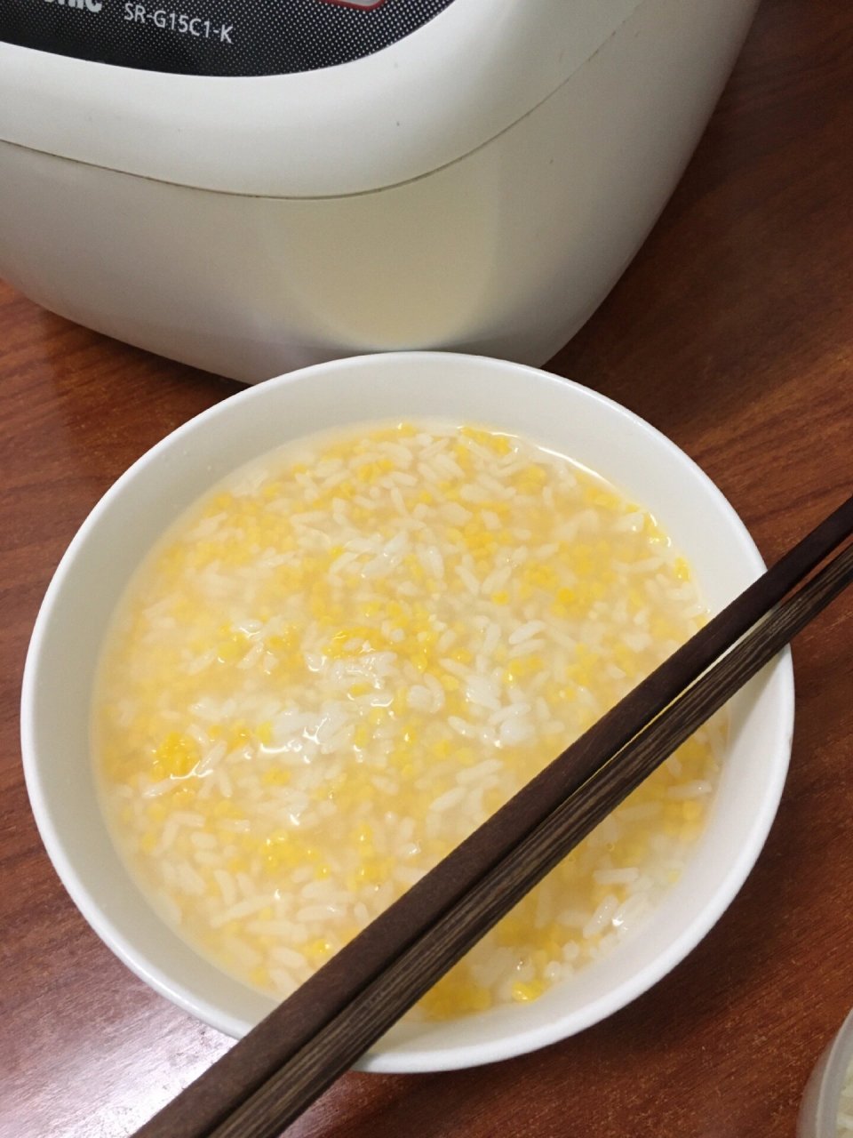 玉米渣大米粥|松下电饭煲       松下日常美食打卡 最近都喜欢喝粥