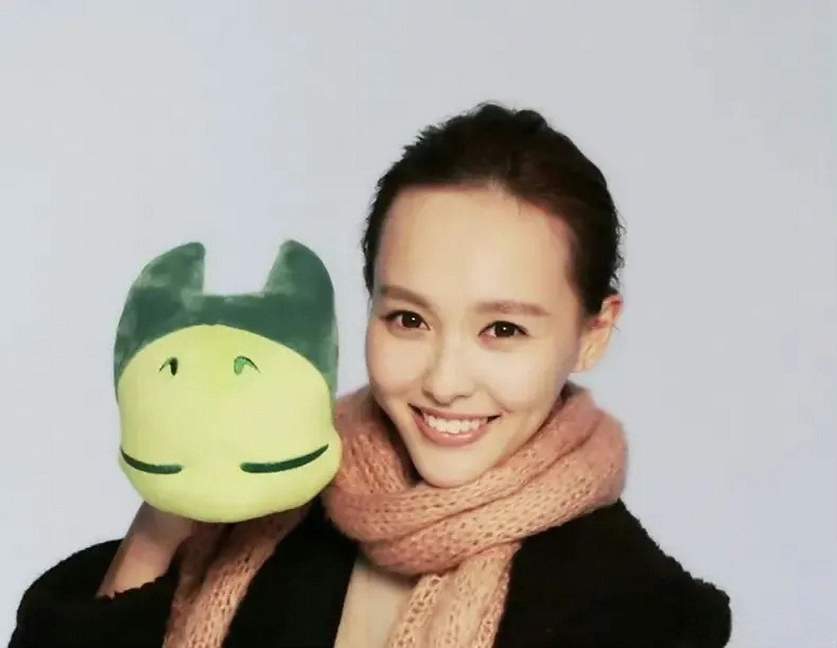 唐嫣这个发际线也太高了吧,不过也不影响她的颜值