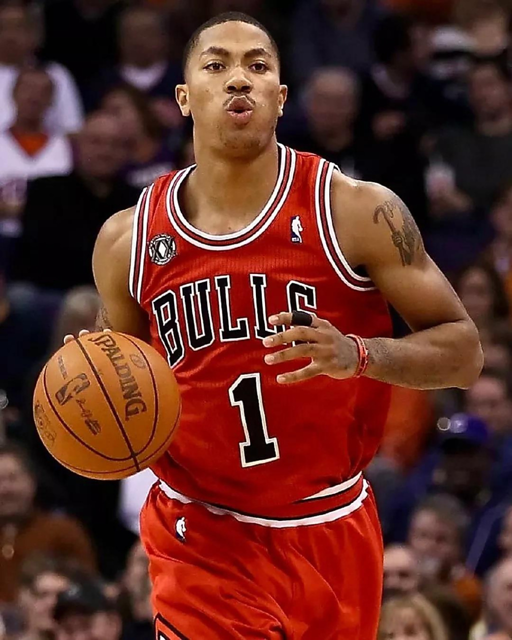 你最喜欢的穿1号球衣的球星是谁? 1.罗斯:风城玫瑰,最年轻的常规赛mvp