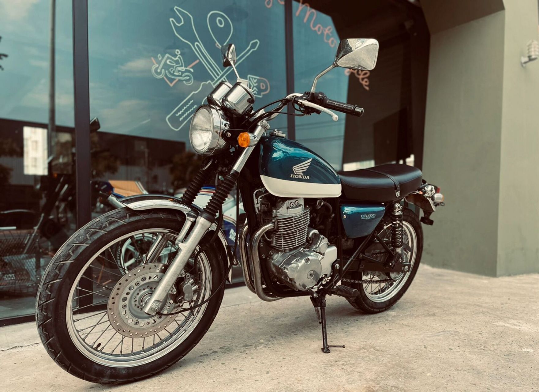 进口"鑫源400 这大概就是我们嘴里经常说的"日棍"/本田cb400ss 也就是