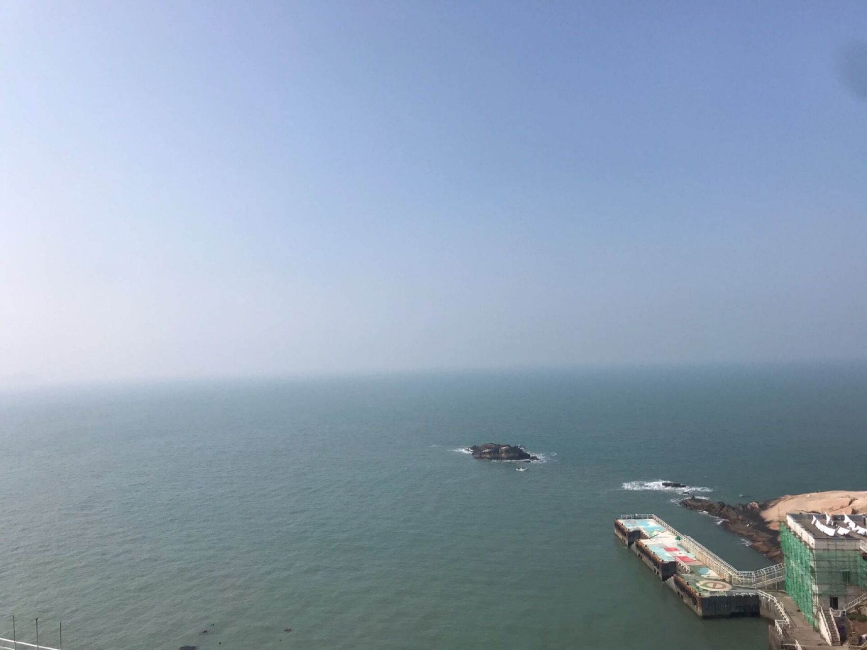 4月27日舟山东极岛 天气晴 温度:12-20℃;风力:西北风4-5级;海钓级别