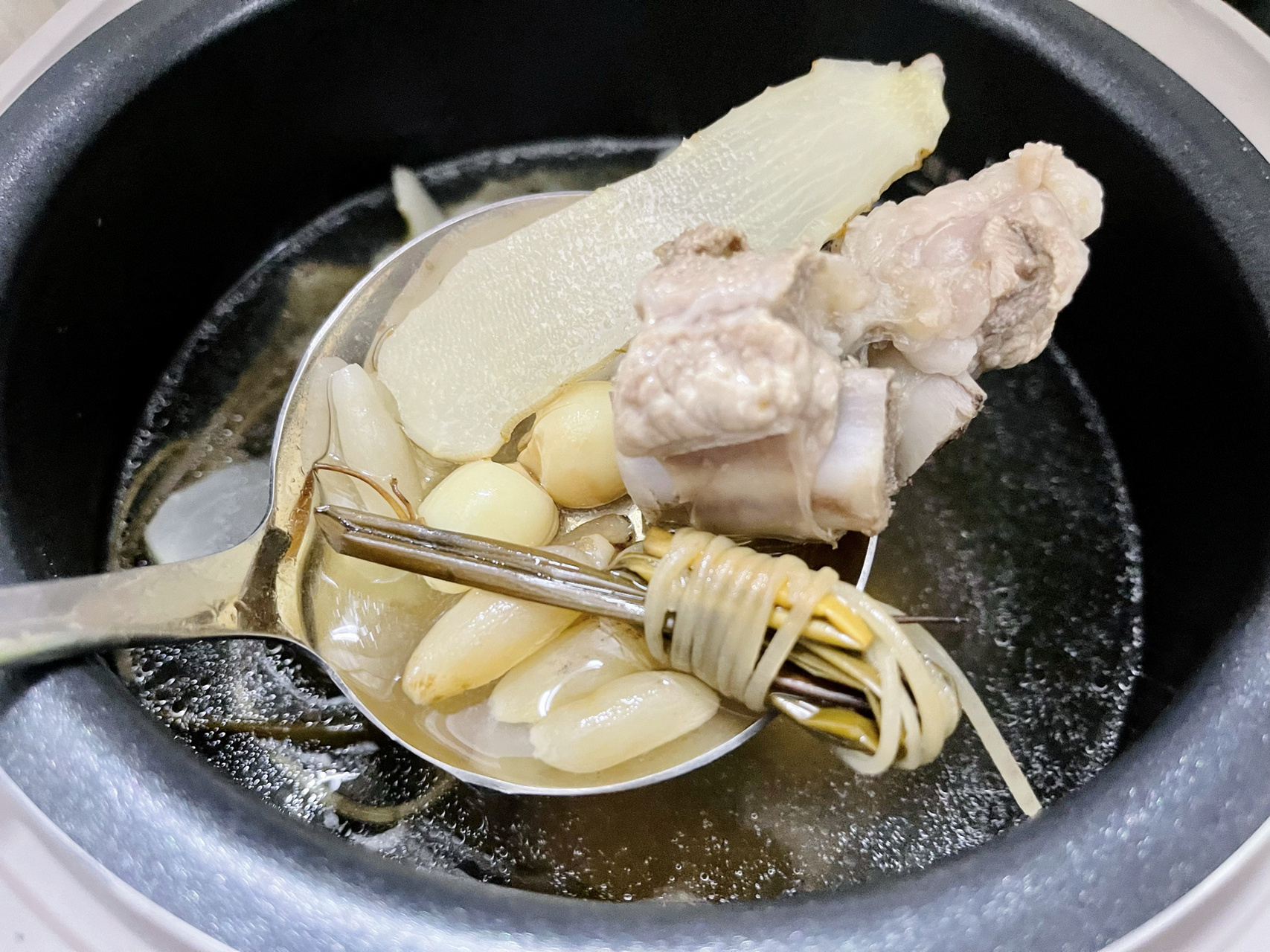 灯心草安神助眠汤(小朋友很适合) 灯芯草麦冬汤的功效:养阴润肺,清心