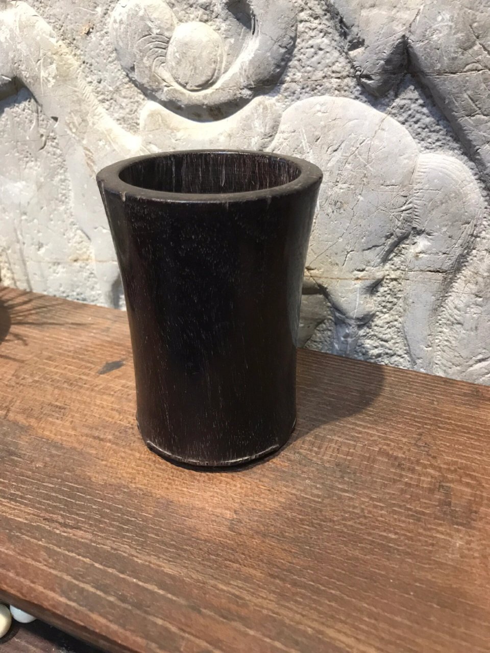 明代紫檀小笔筒 明代紫檀盈握小笔筒,源头无修,原始皮壳,格局高雅