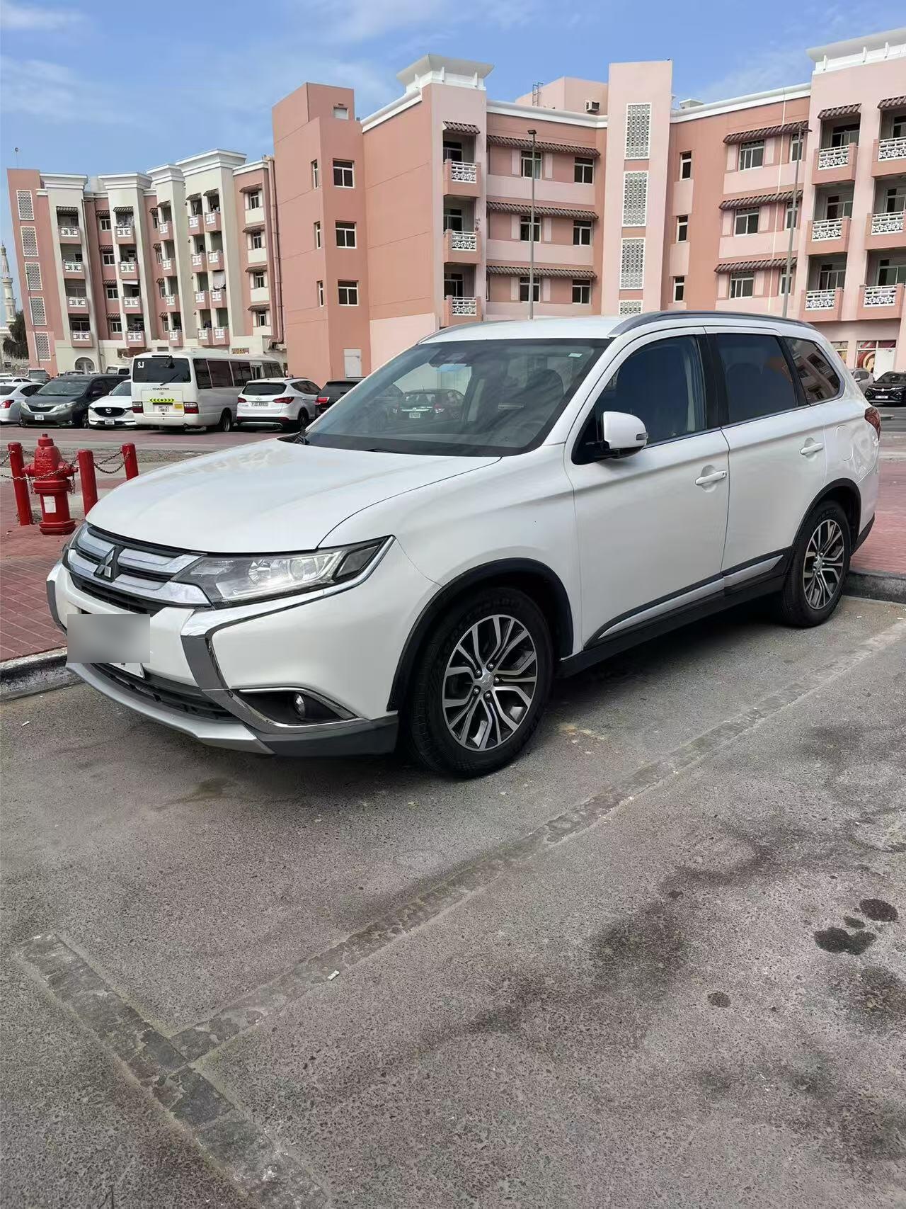 个人车,三菱欧蓝德2020年10月的车7座高配