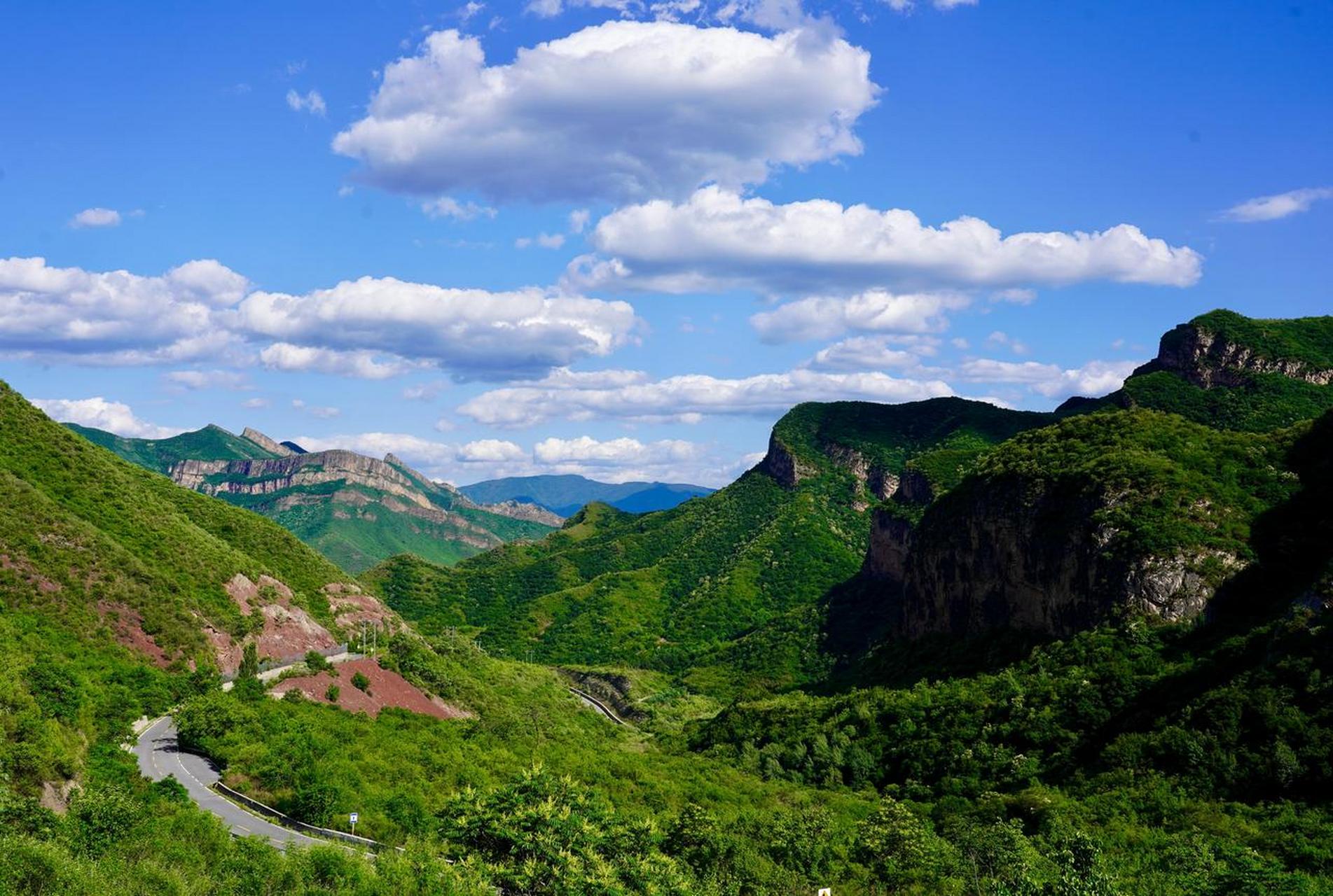 双大路是我百走不厌的一条山地风景公路,但凡是去这里自驾骑行过的