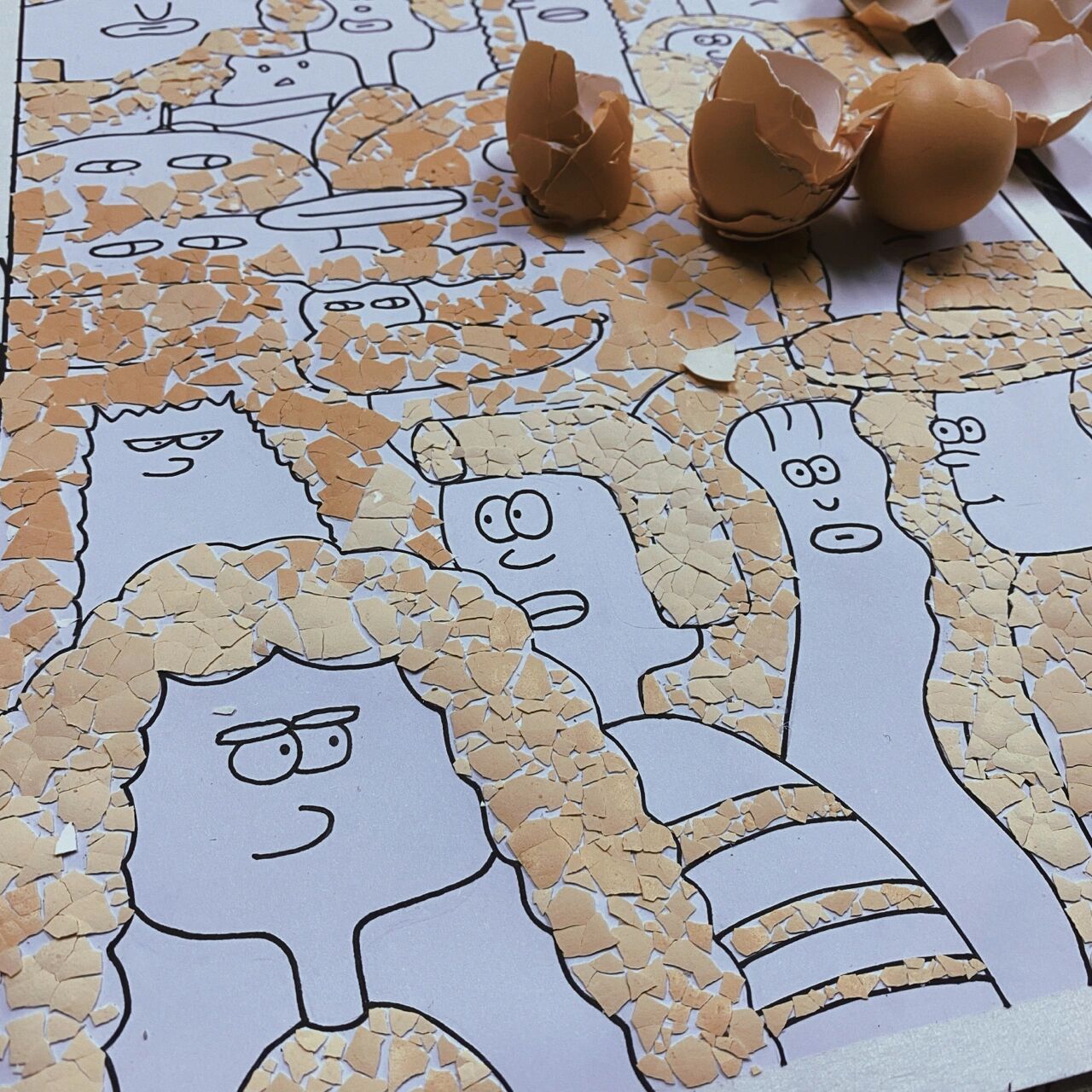 废物利用之鸡蛋壳画 第一次用鸡蛋壳粘贴画画 有点小惊喜 很喜欢这种
