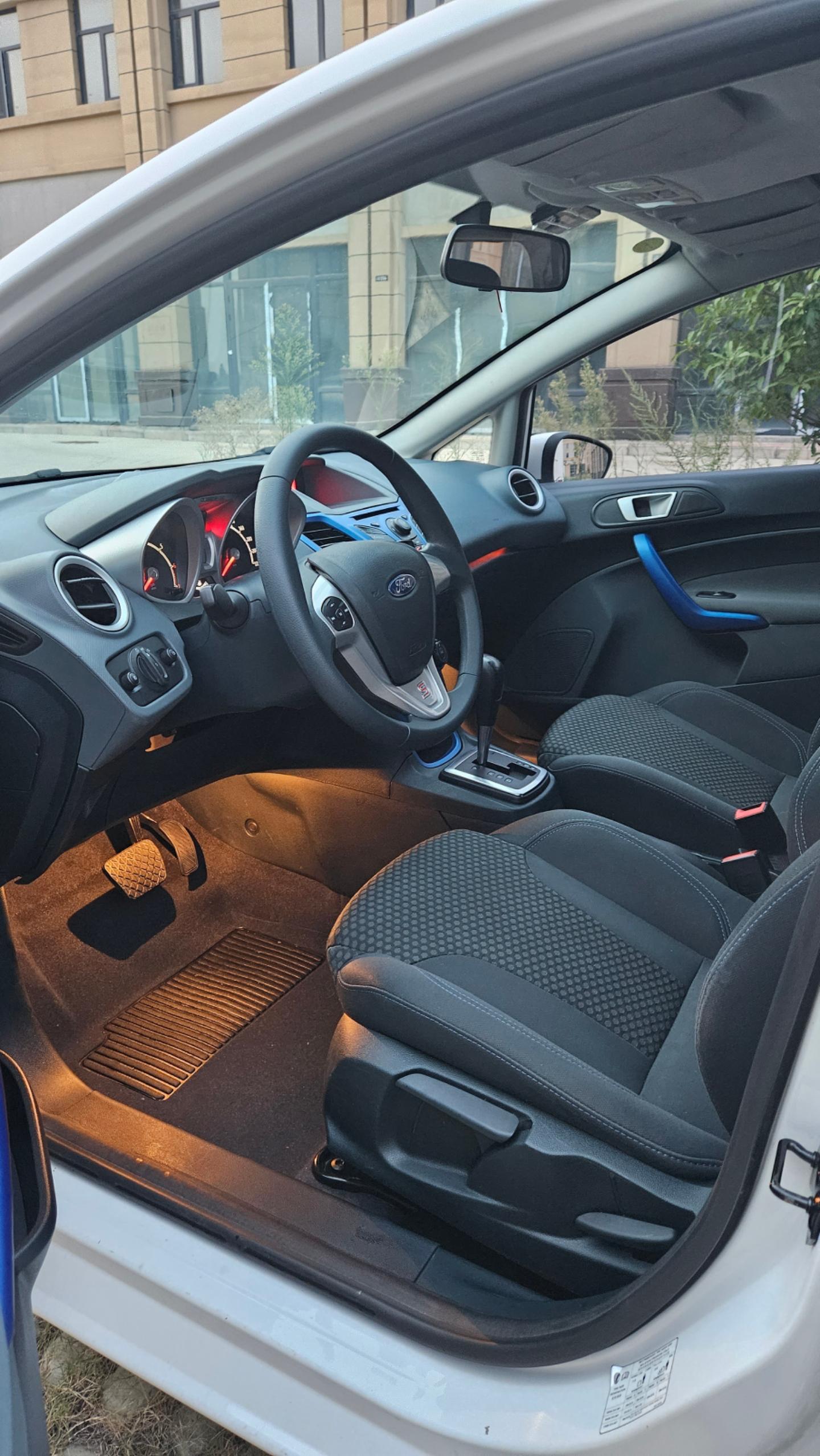 福特嘉年华,2012年两厢1