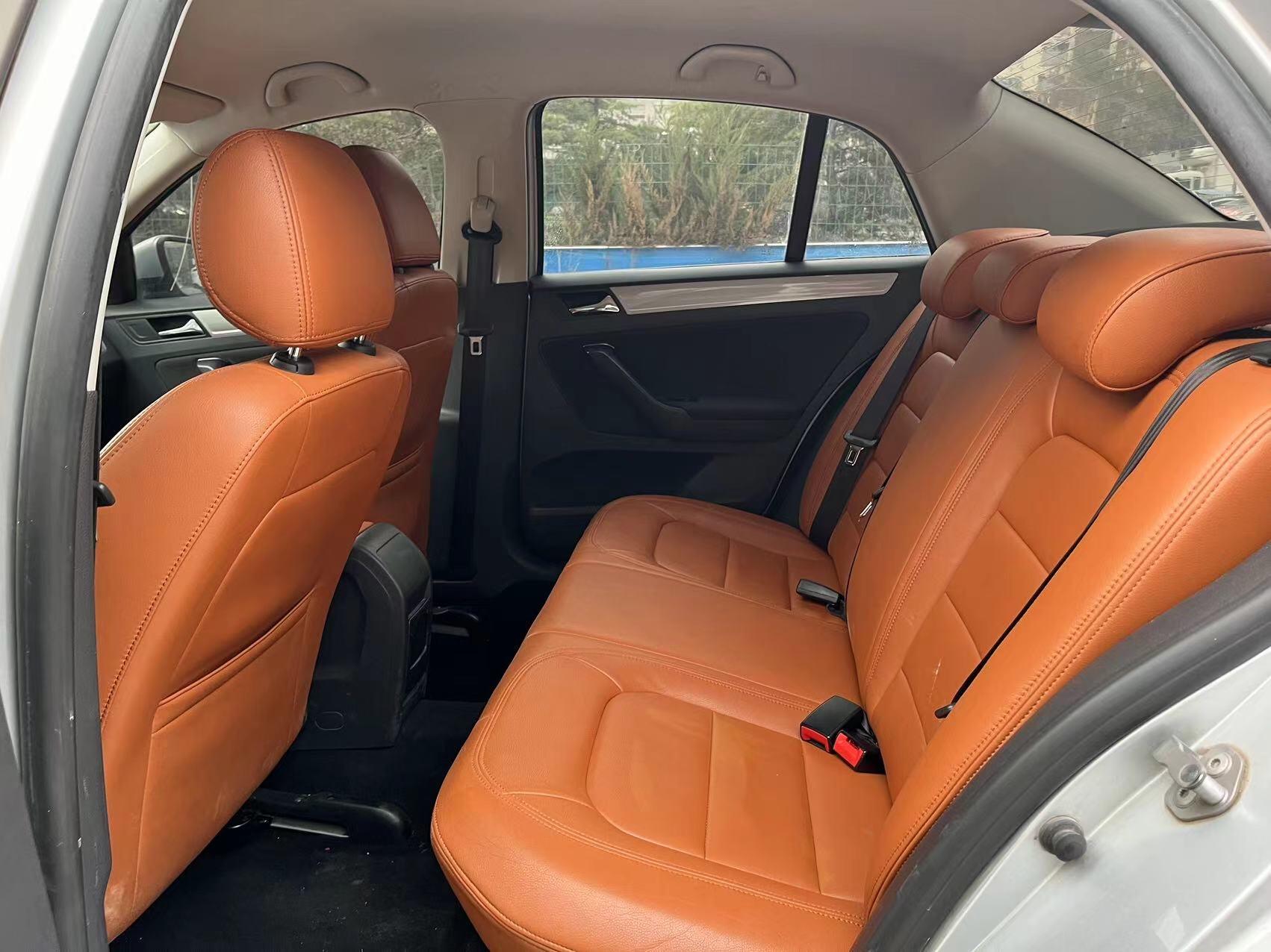 13年自动挡宝来