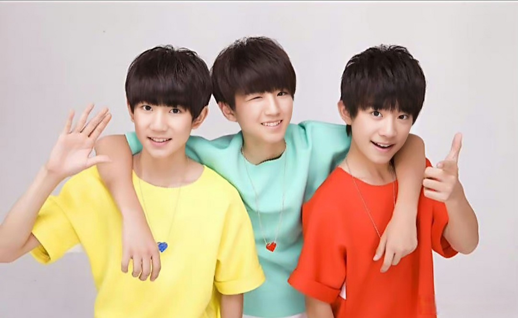 tfboys黑白水墨大片,这次依旧还是伪合照.