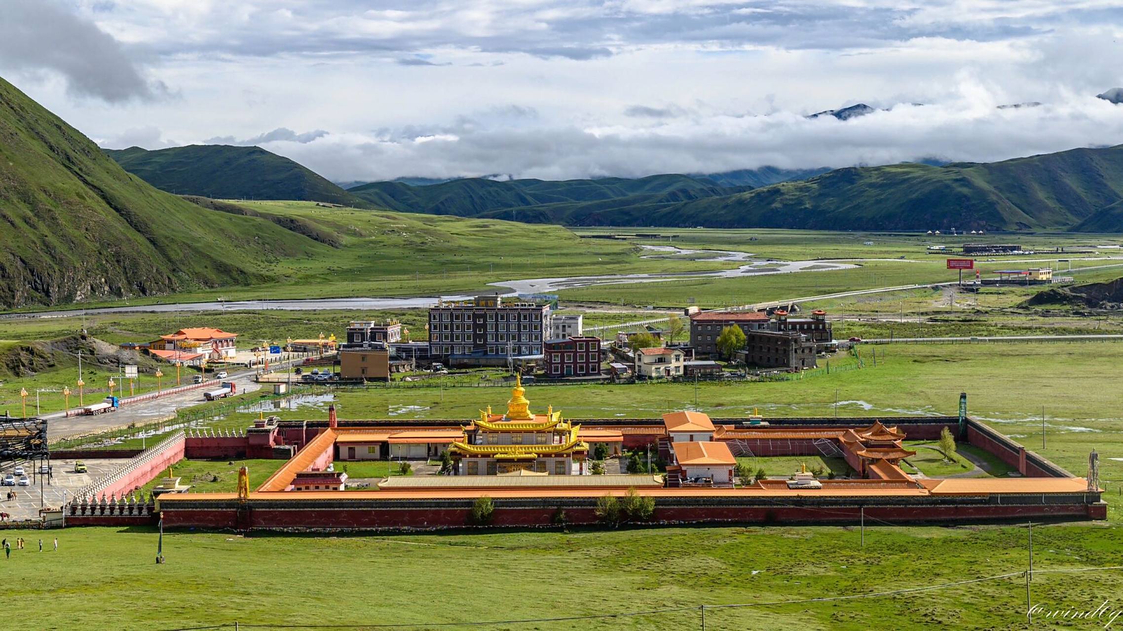 塔公草原无滤镜的天然美78 塔公草原泛称一大片地方,并非塔公镇圈