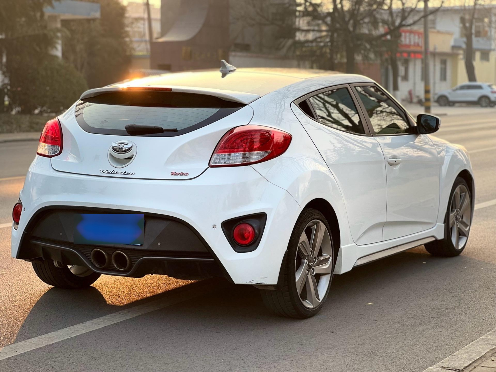 14年现代飞思 三门四座小跑车 外观拉风 1.