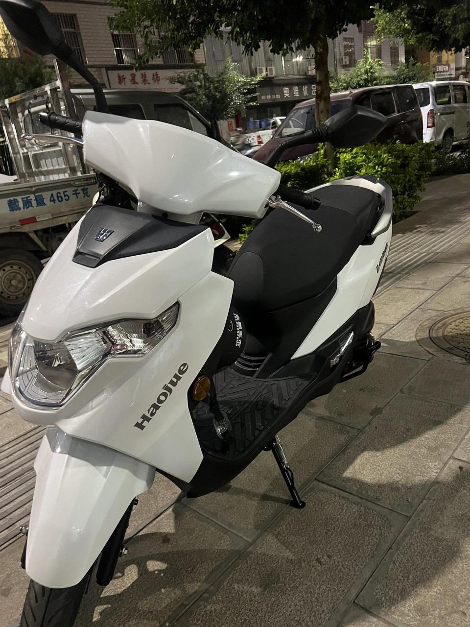 出售豪爵铃木虎鲨vx125电喷高配踏板车一辆 2024年2月22日上牌 发动机
