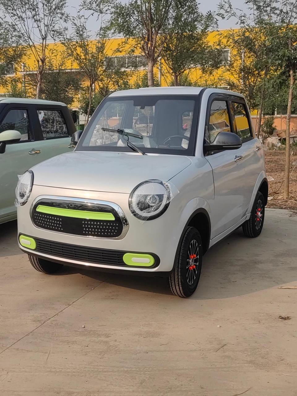 小玉米款,带中网,3米车长,大小适中,畅销爆款新能源低速电动汽车