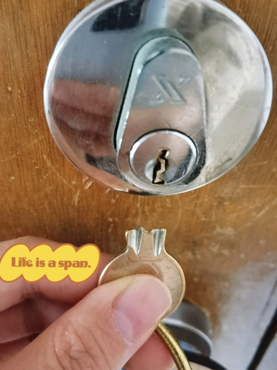 钥匙断在锁芯里怎么办 早上锁门的时候,一用力,钥匙居然断进去了
