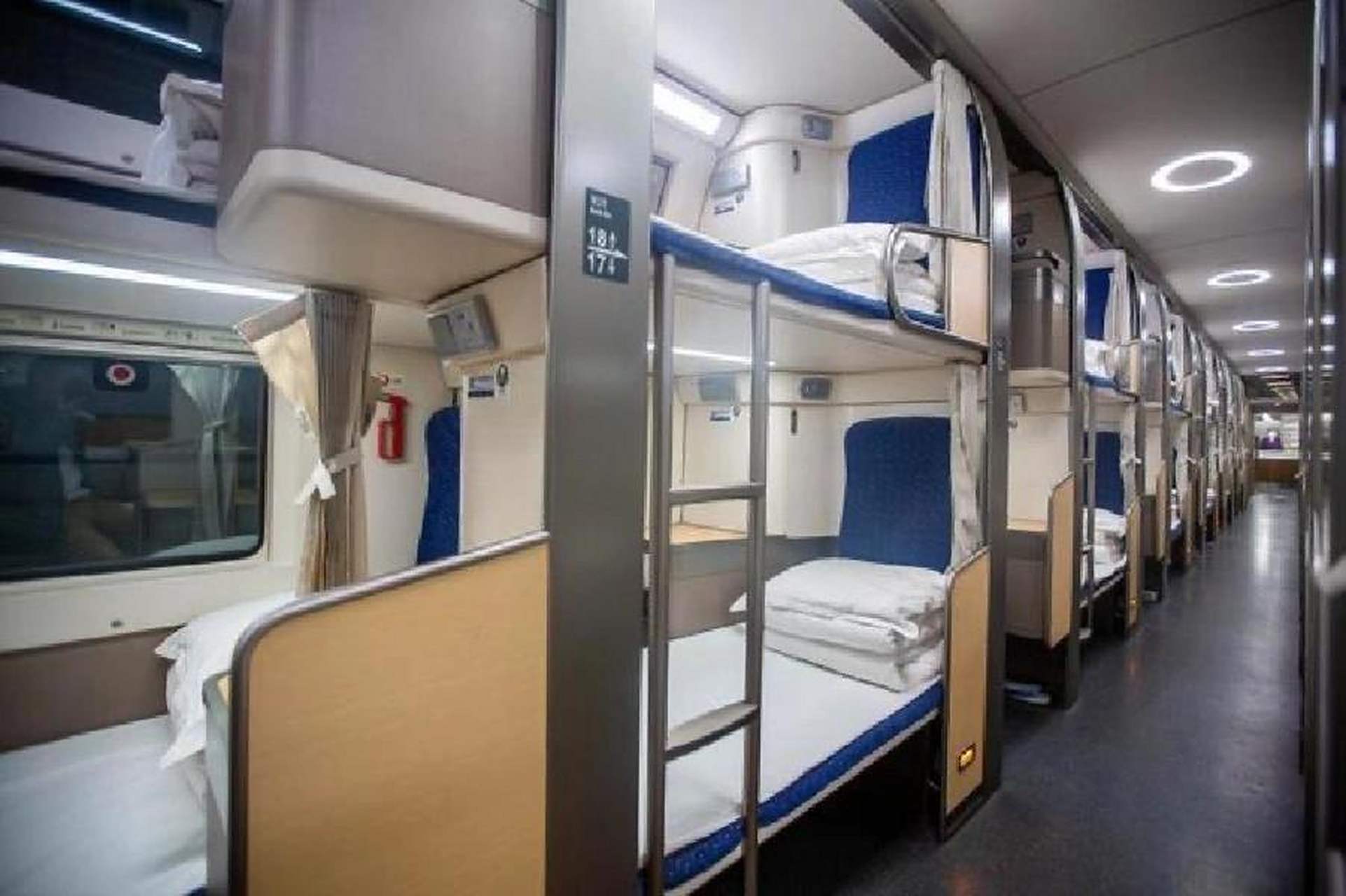 动卧列车来了,又能坐又能躺!