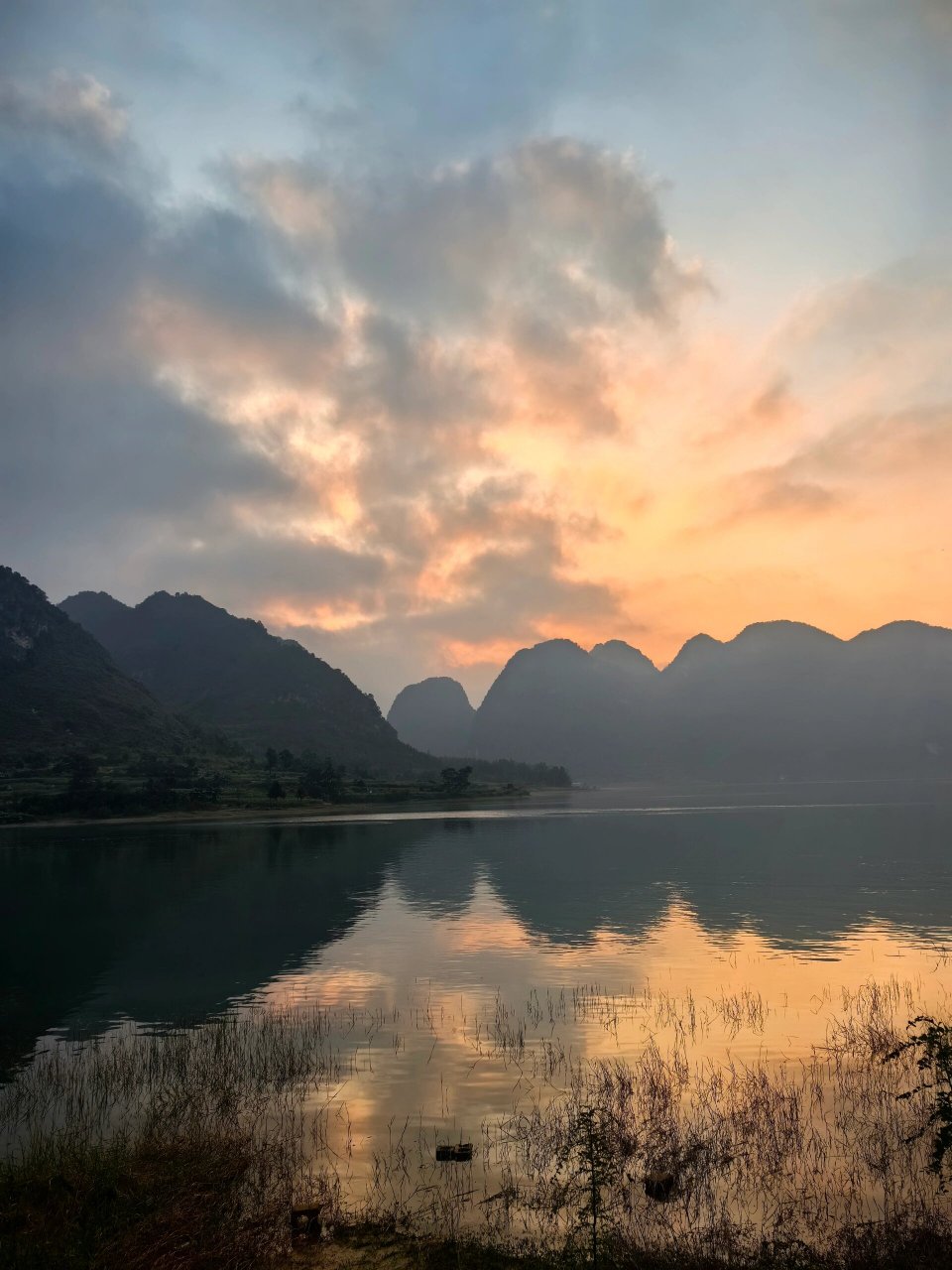 广西靖西渠洋湖坡谷汽车营地 号称最美汽营地    靖西渠洋湖坡谷汽车