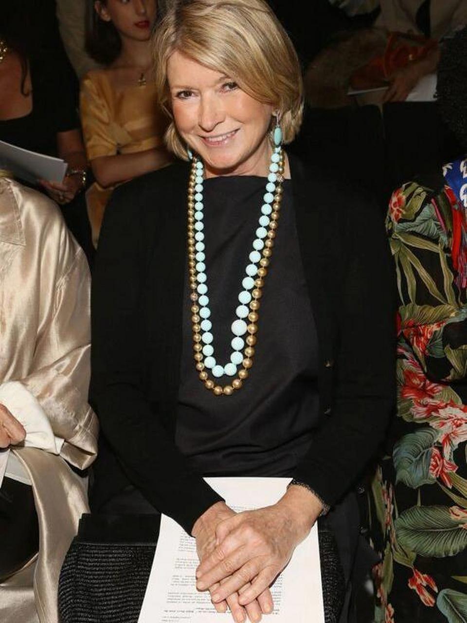martha stewart,美国女企业家, 被誉为家政女王.