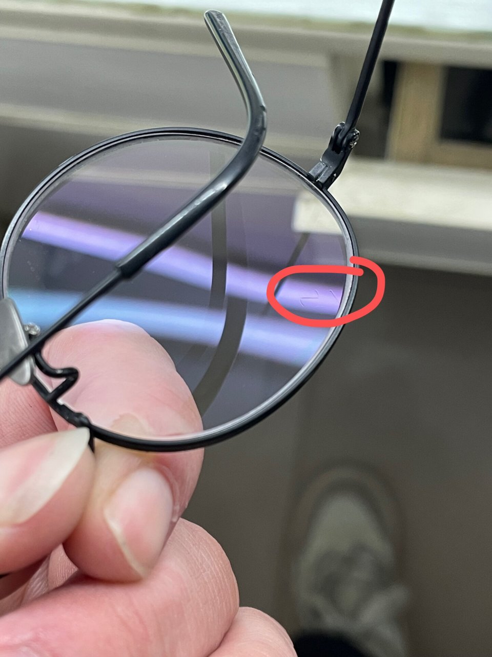 豪雅镜片的防伪标志真难找 小日子的镜片确实不错,就是这个防伪标志是