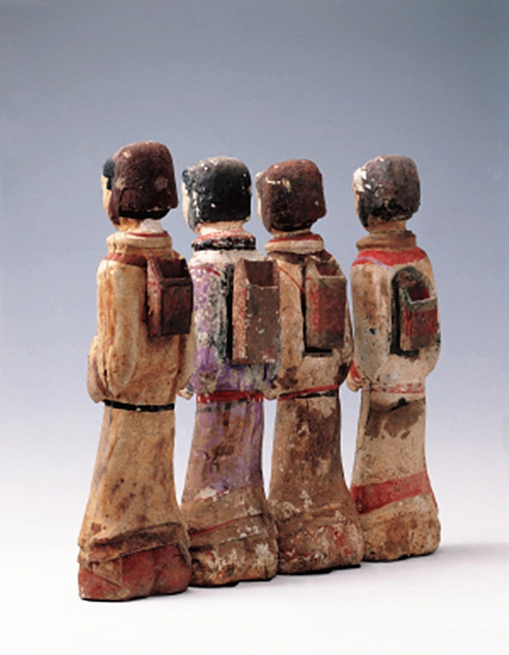 矢箙|马王堆汉墓文物珍品  这件2000年前的西汉漆木矢箙为装箭用具.