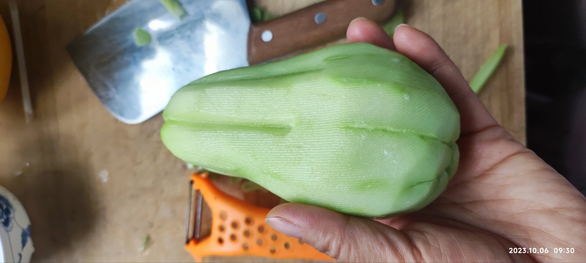 佛手瓜都削皮吗?