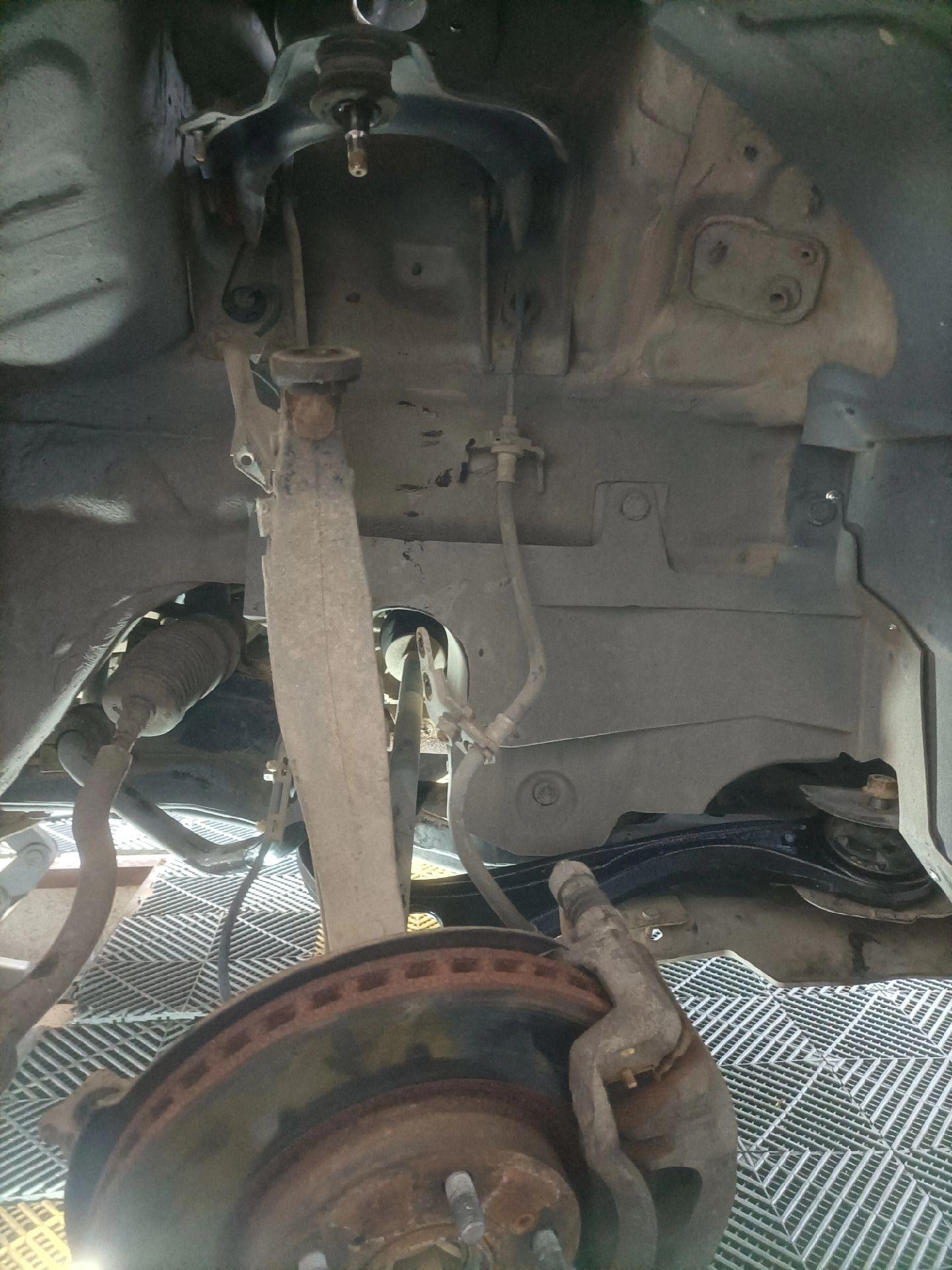 比亚迪g6.底盘更换,四轮减震器更换.