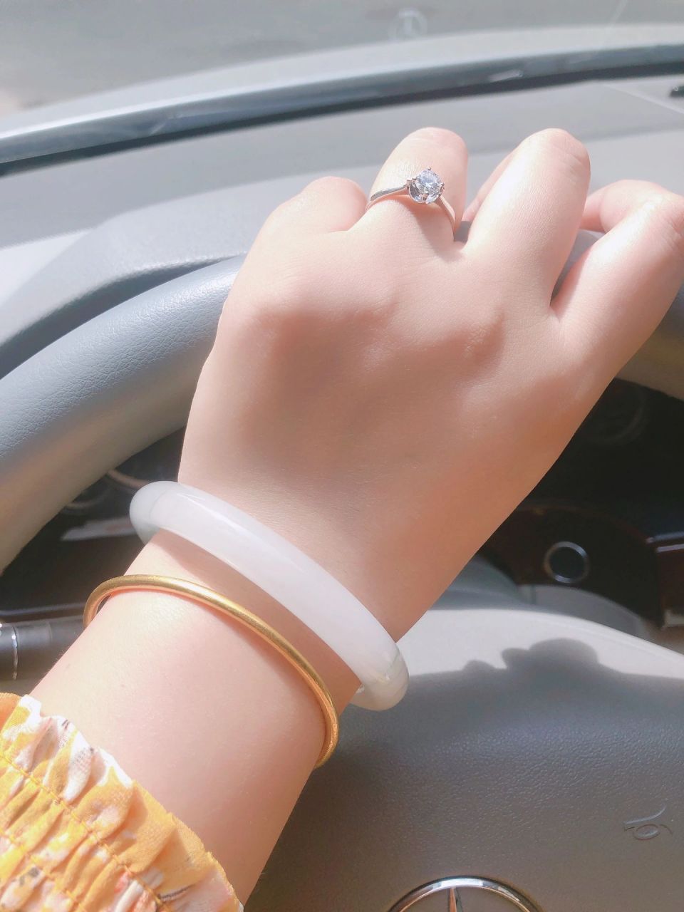 千万不要把金镯子和玉镯子叠戴在一起6015 因为太太太好看了