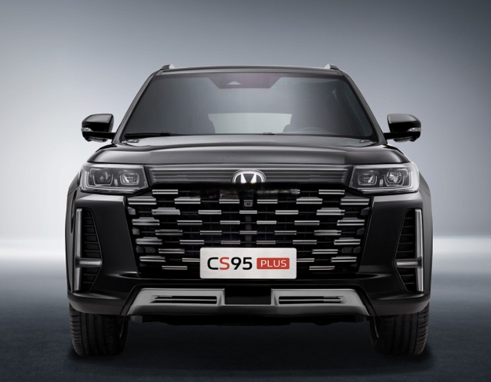 长安cs95普拉斯,这玩意的销售量不算高,但是优惠幅度并不大~轴距2810