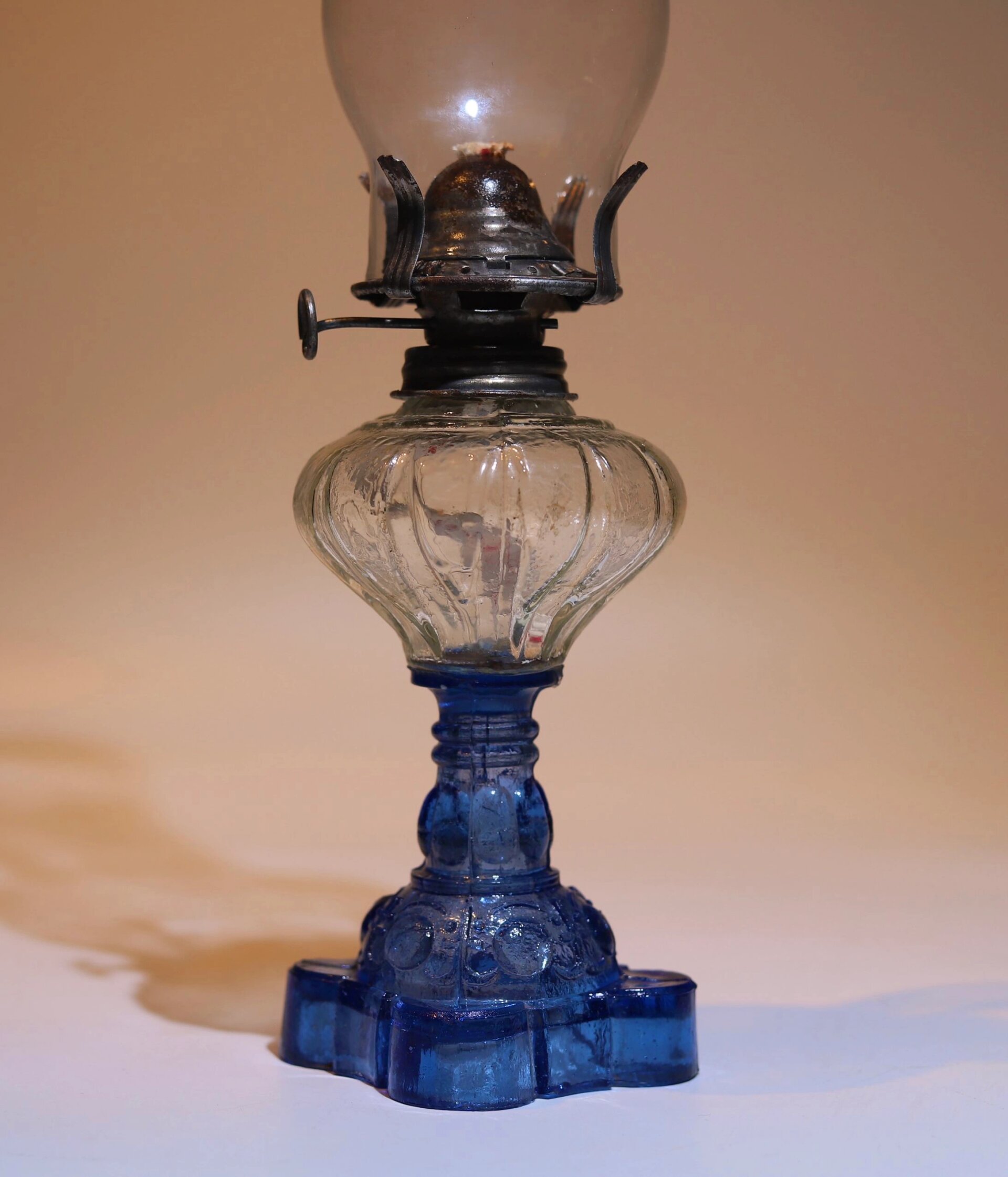 民国时期老套色玻璃煤油灯