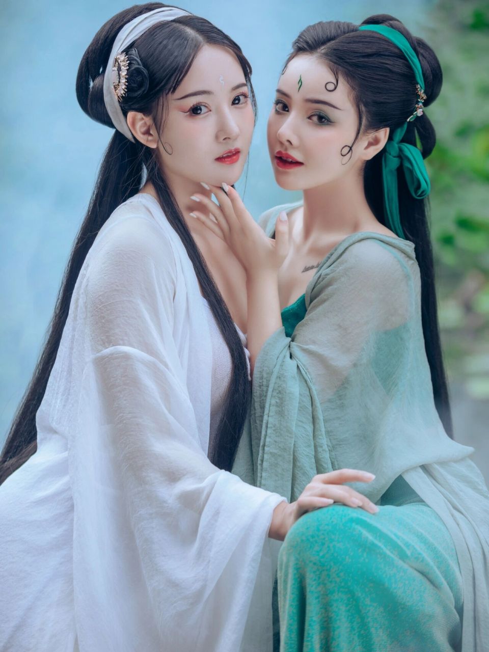 不允许你不知道这套最97的青白蛇闺蜜写真 9292古风风格:妖娆