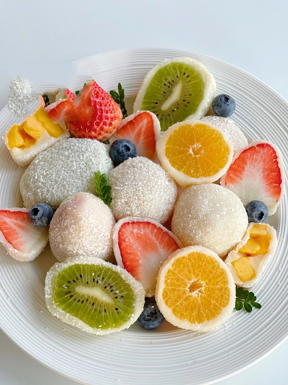 无需烤箱也能做一份软糯q弹的水果糯米糍,满满的水果一口糯叽叽,简单