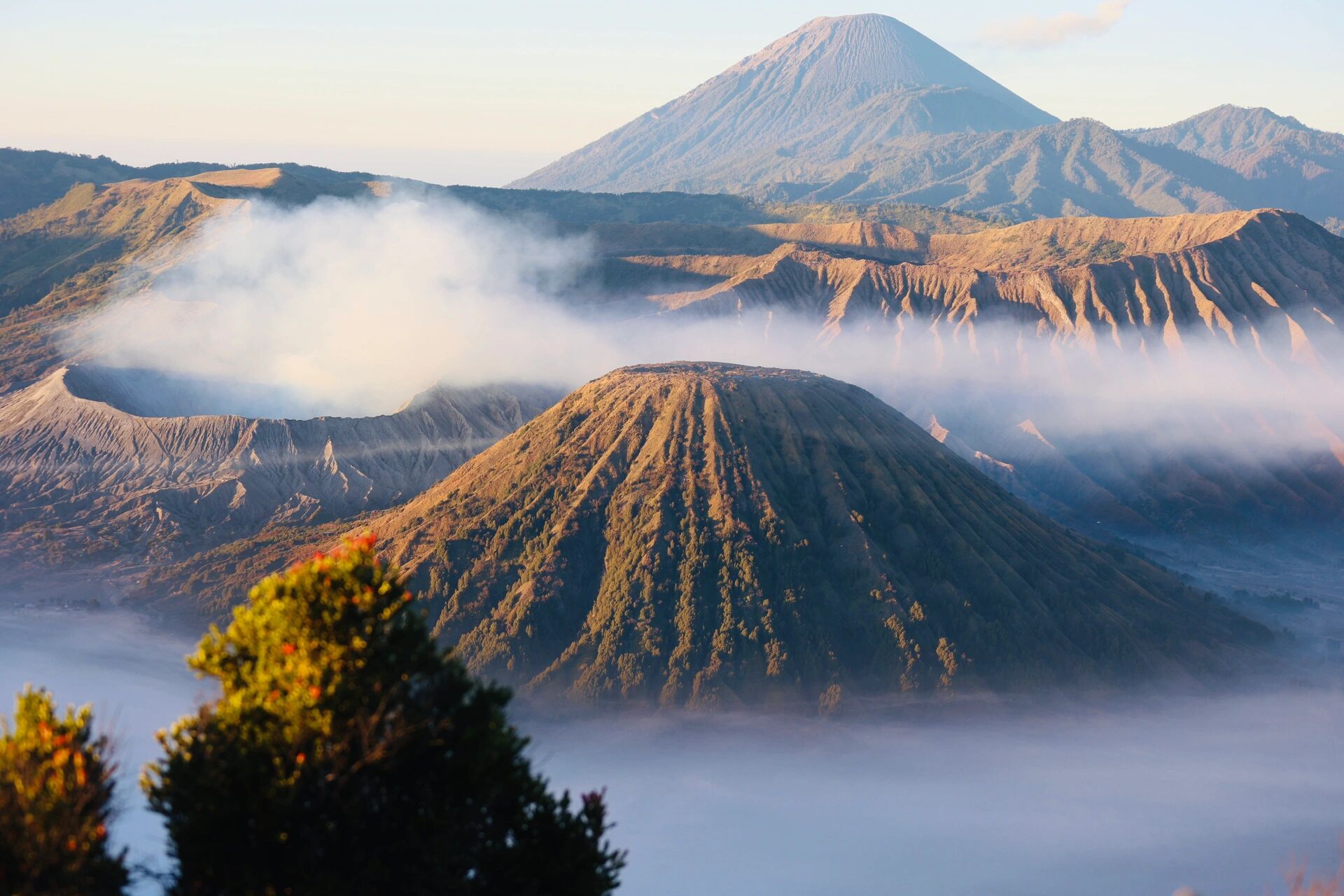 无梦之地 bromo火山 作为孤独星球印尼版的封面,bromo火山让山脚下的