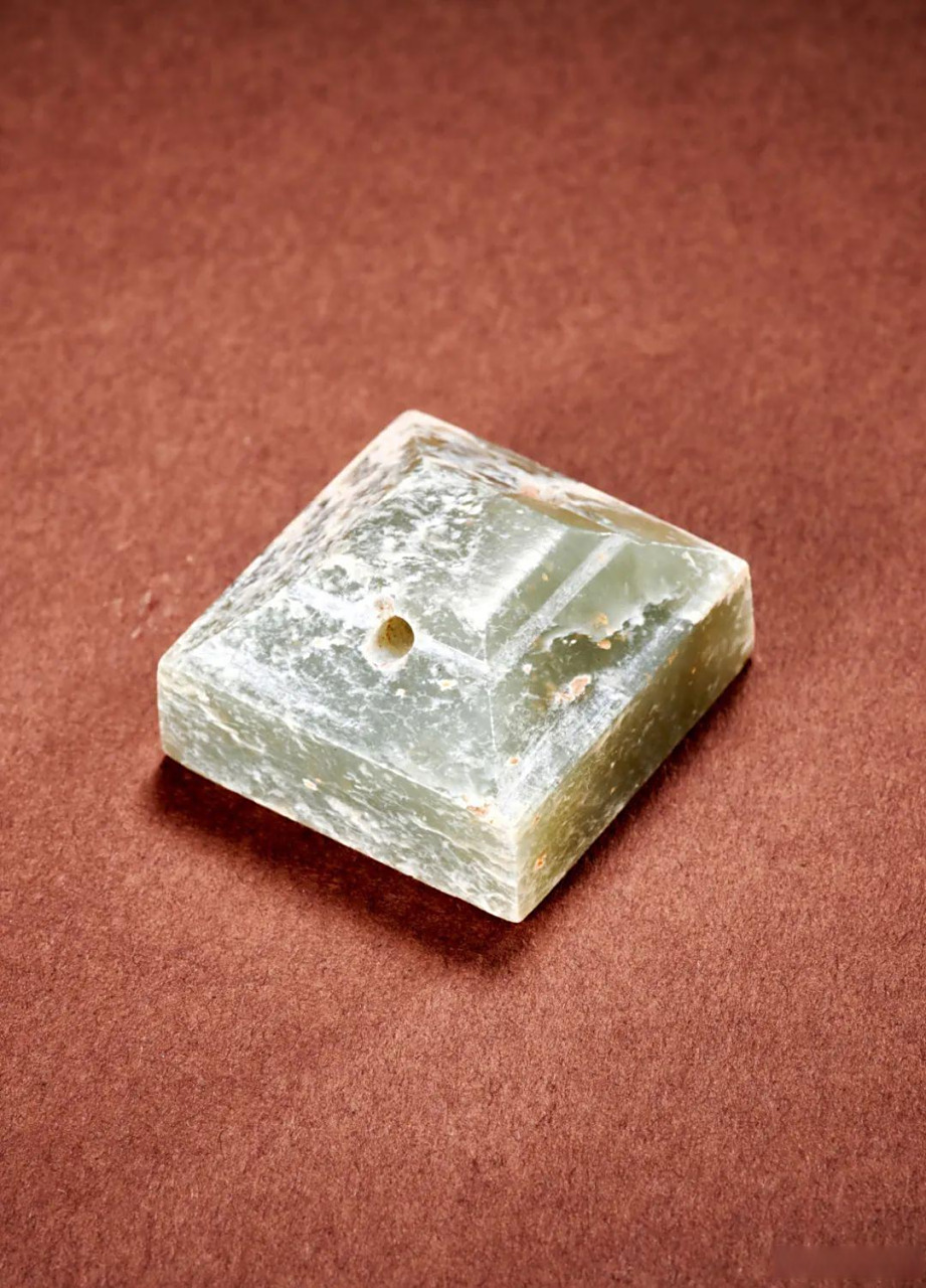 东汉的覆斗玉印,其实都是金字塔的另类体现.