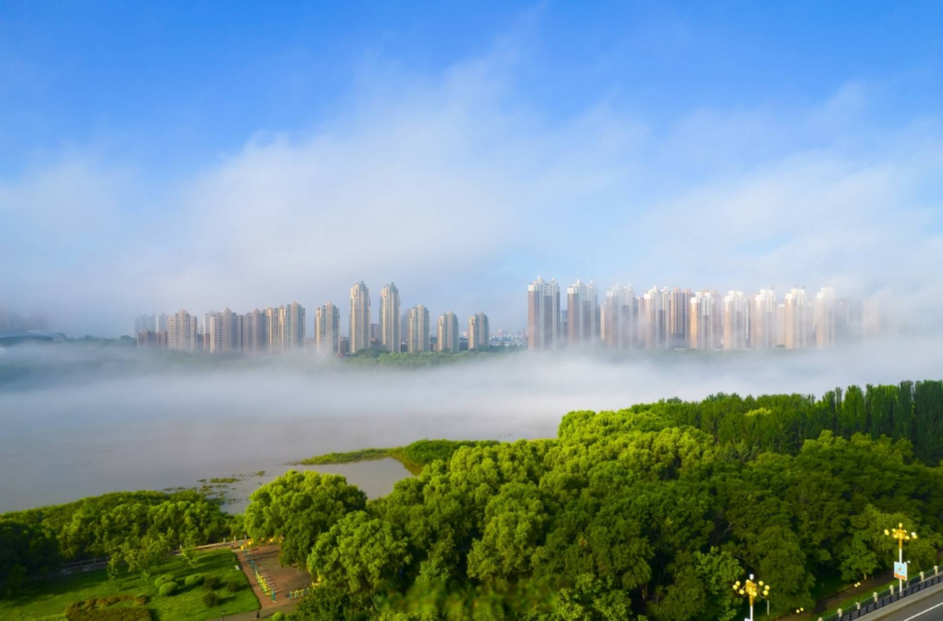 #吉林很美我在等你#这份美景不能私藏!来看雾中的吉林市,美如画卷!(吉