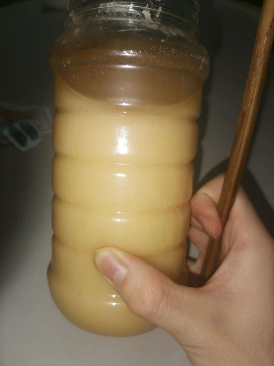 蜂蜜怎么样算变质了,可以吃吗有毒吗(蜂蜜怎么样算变质了,可以吃吗有毒吗图片)