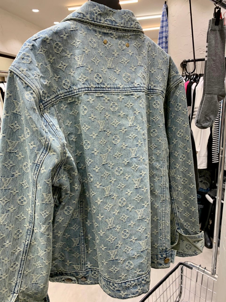 lv家满印牛仔外套