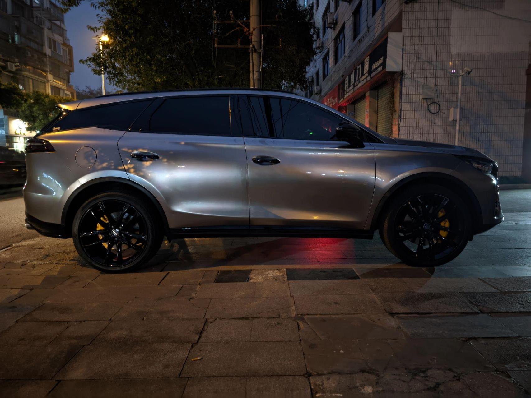 比亚迪唐dm液态金属银改色膜.