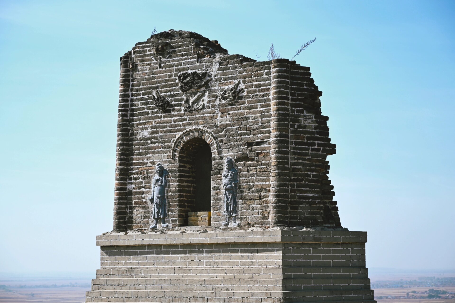 重游石佛寺塔 近日重游了位于沈阳城北沈北区的辽代石佛寺塔 ,该塔建