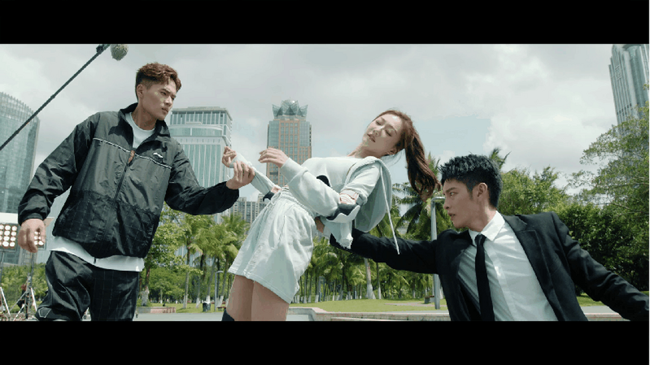 为你逆光而来定档##曹佑宁余玥二搭又a又欲#演员阵容和题材都深得我