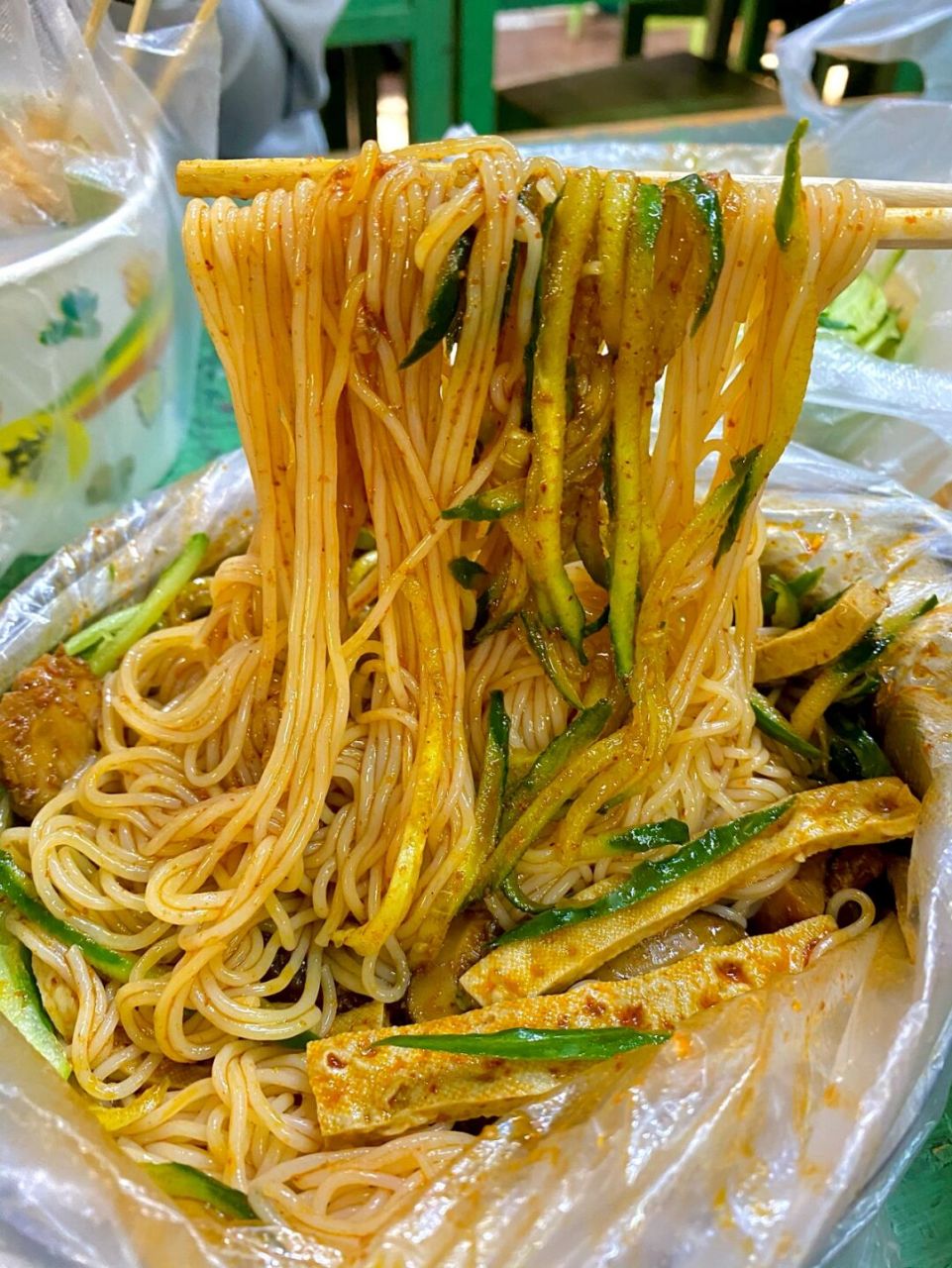 开封美食 |书店街凉拌米线97好吃到舔盘子01 开封老式米线你们都