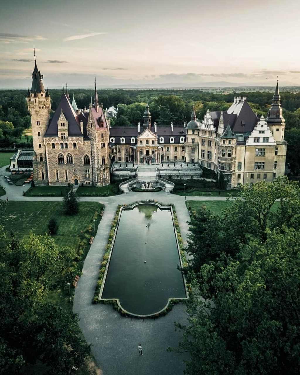 波兰最美丽的城堡之一,你肯定没去过 莫斯纳城堡(castle moszna)是