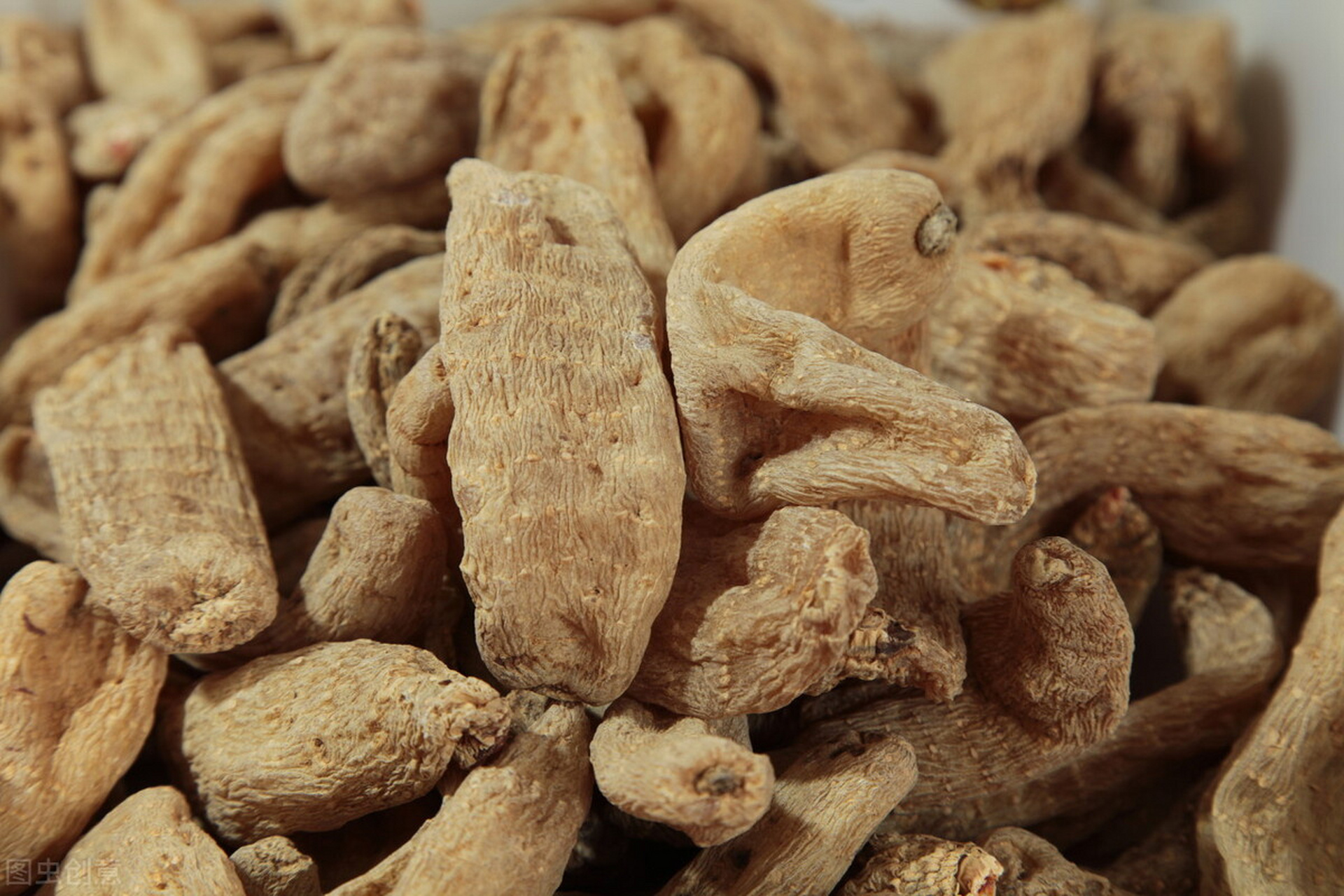 每日懂一味中药——天麻:祛风止痛,提高记忆 【天麻】91 天麻味甘