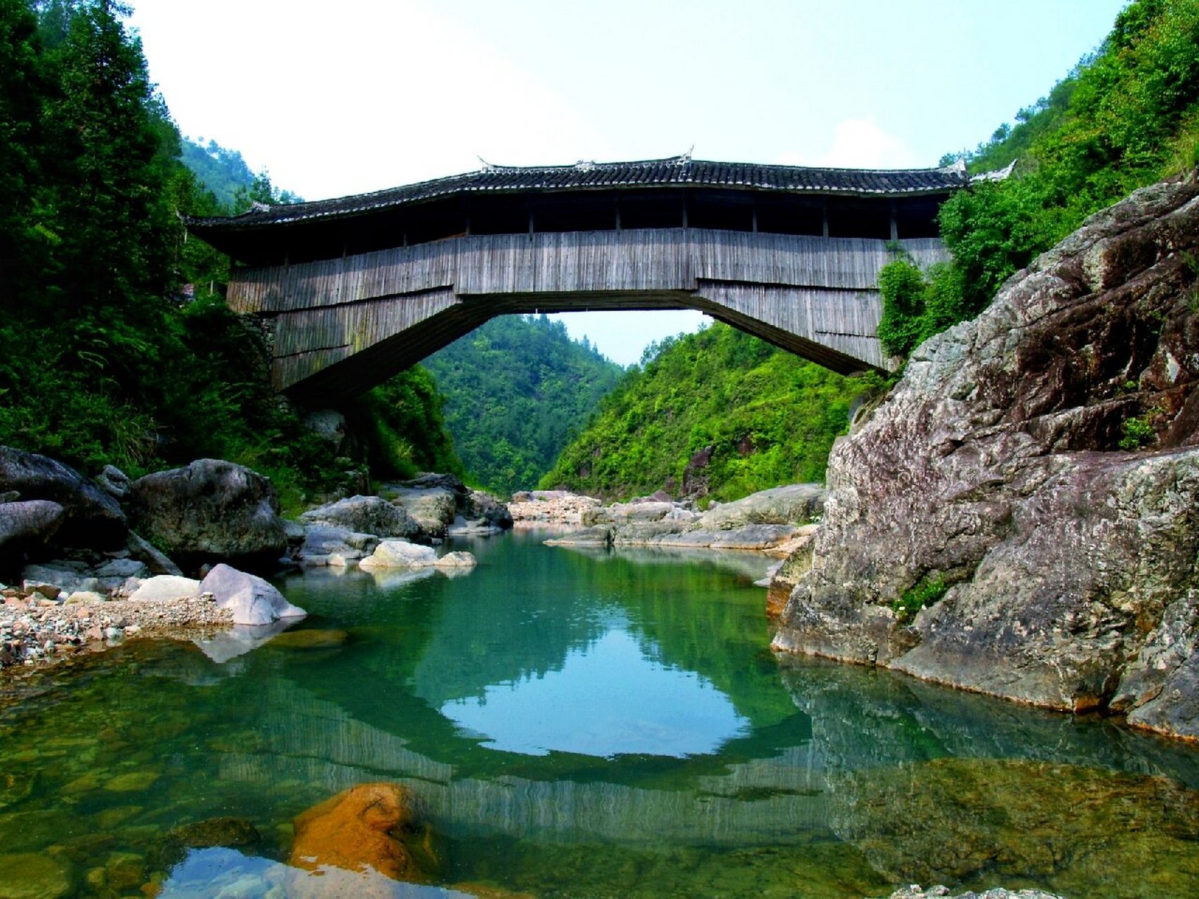 泰顺廊桥——"世界廊桥之最". 泰顺县现存桥共计958座.