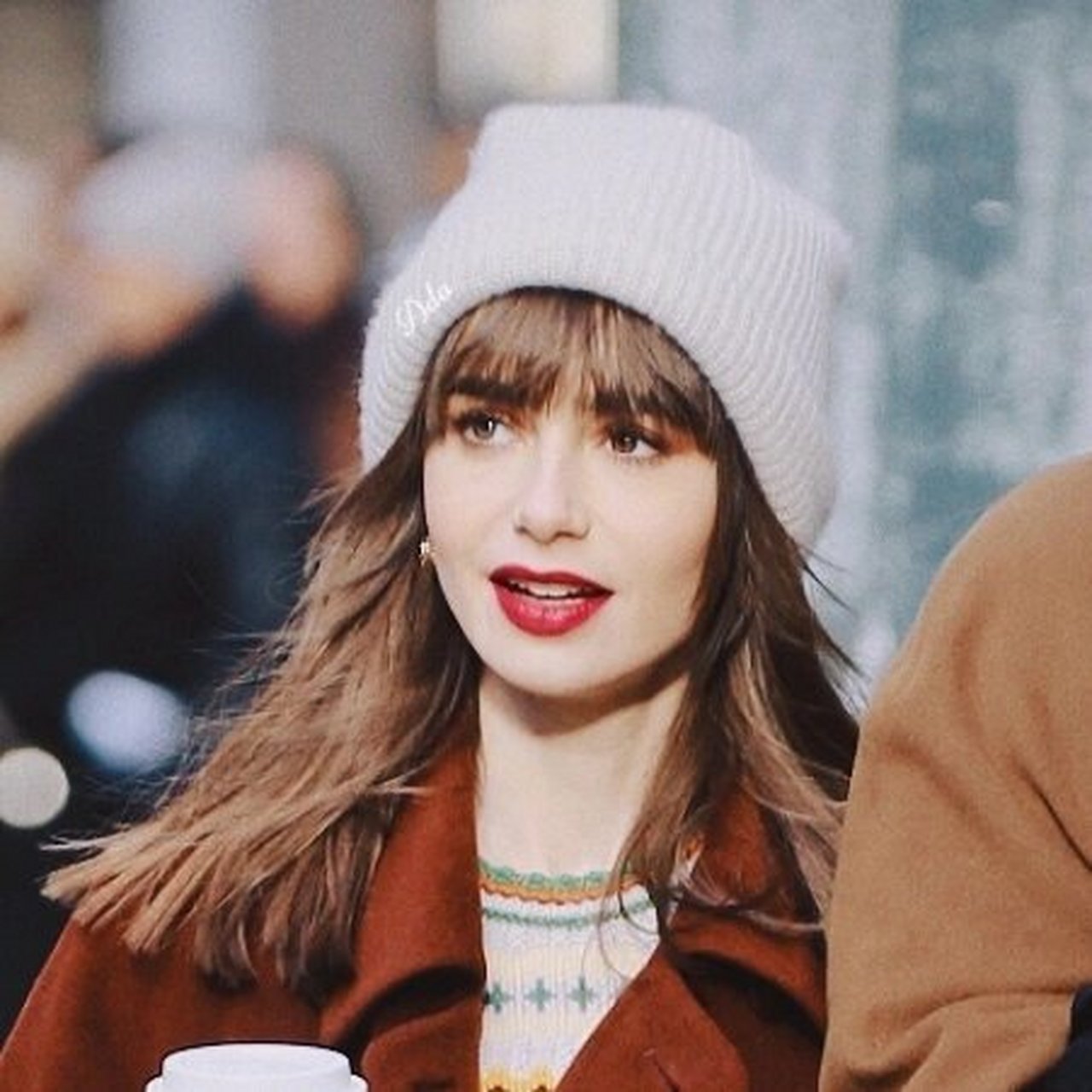 莉莉柯林斯头像壁纸 好好看呀 莉莉柯林斯 lily collins 头像壁纸