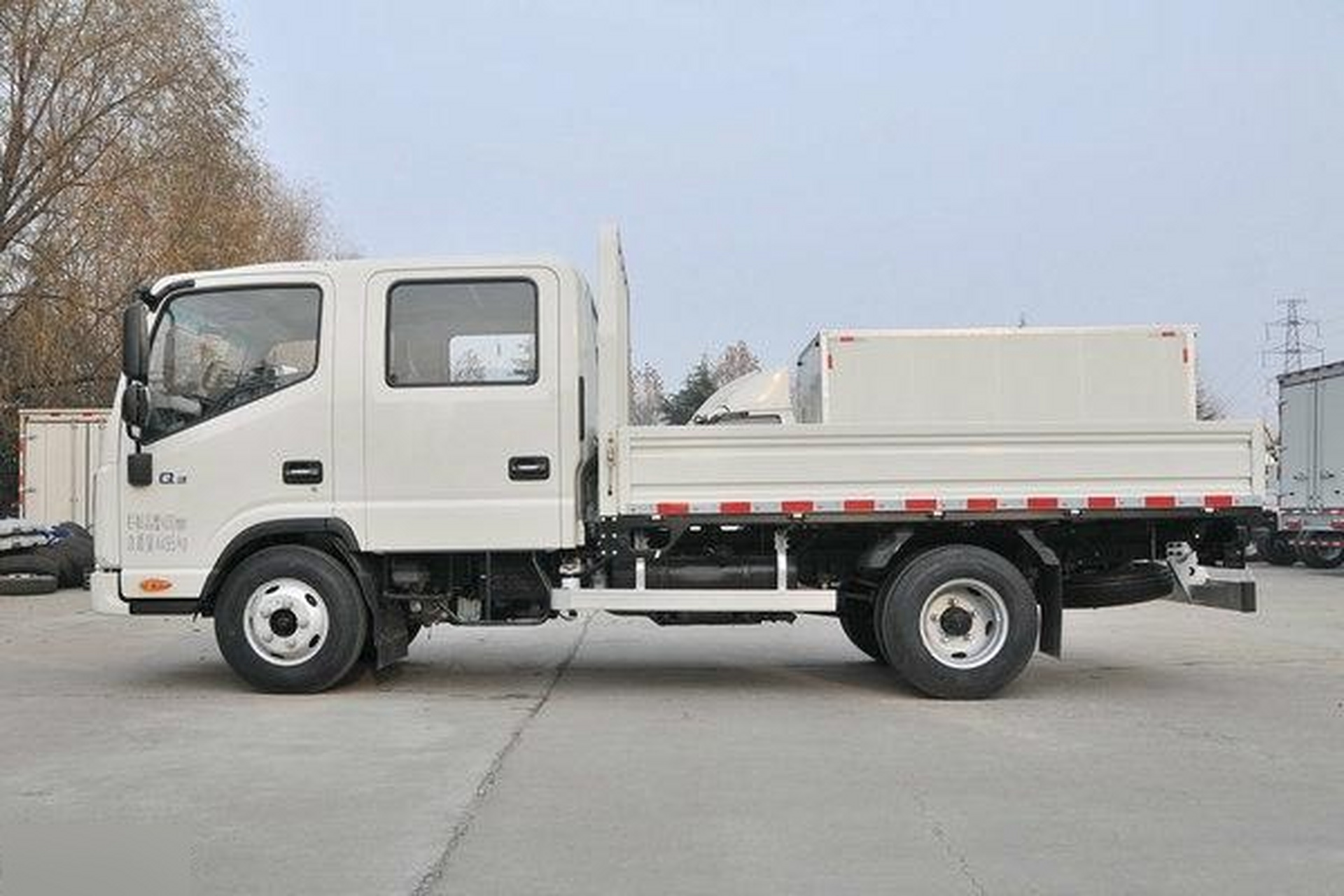 求购一台双排座的货车    年限要短